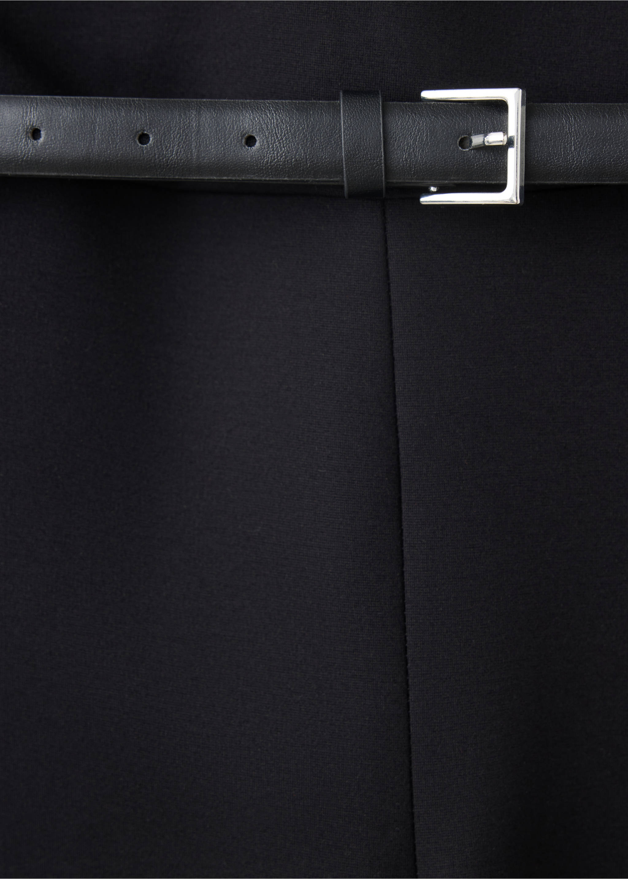Jumpsuit met riem en gerimpelde details - Detail van het artikel 8, Zwart. Ref: 37065852-00.