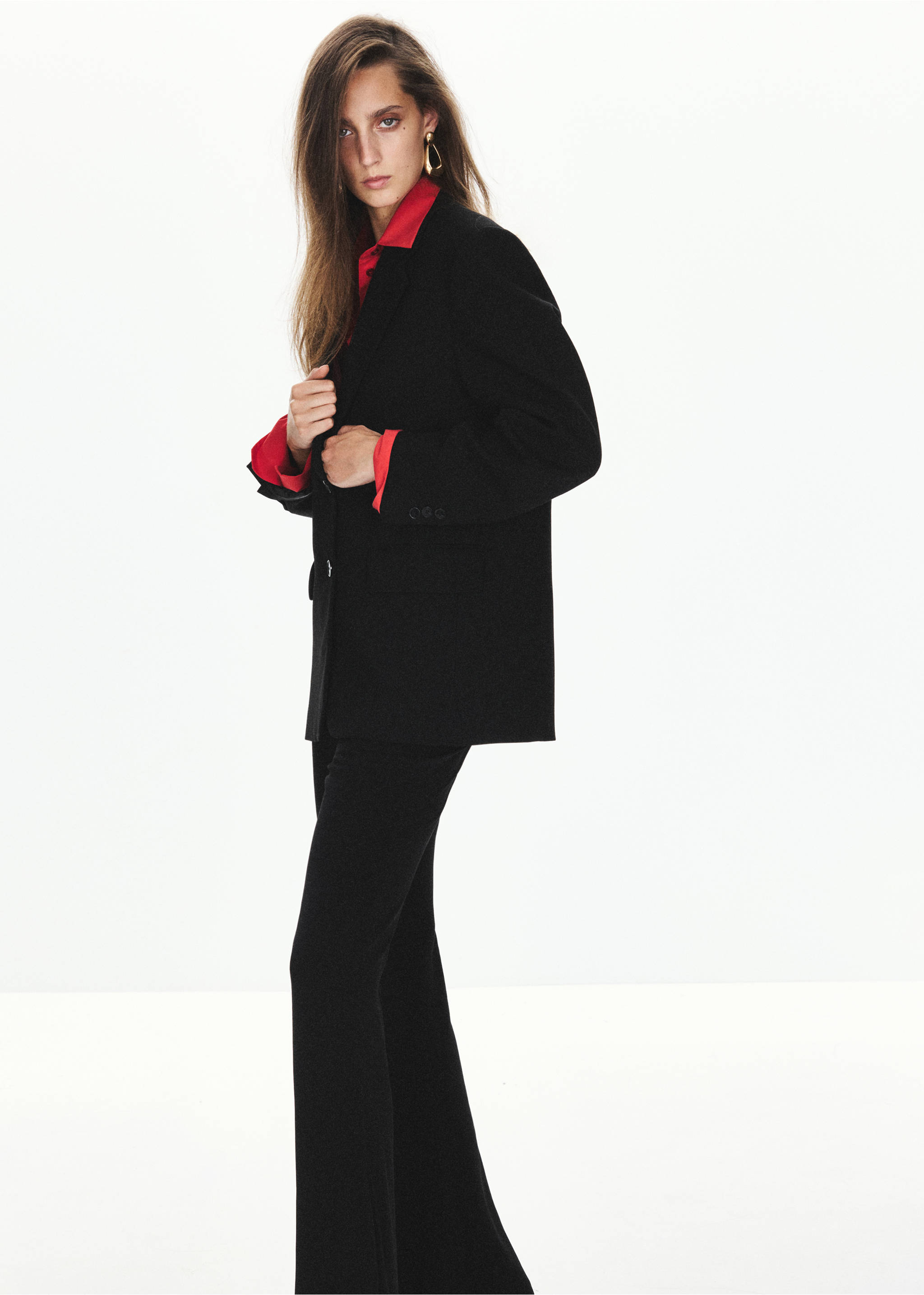 Blazer droit avec poches à rabat - Détail de l'article 1, Noir. Ref: 37065853-00.