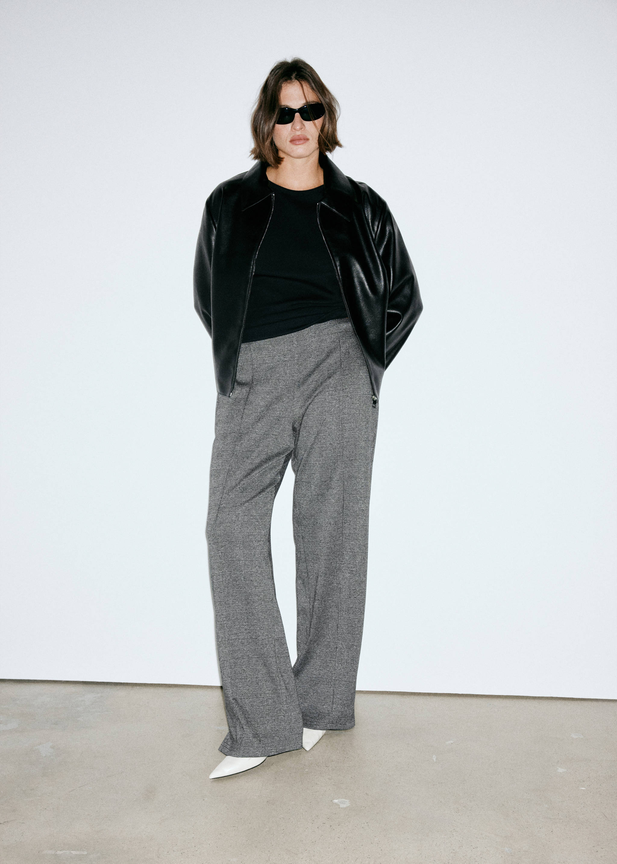 Straight checked trousers - Details of the article 5