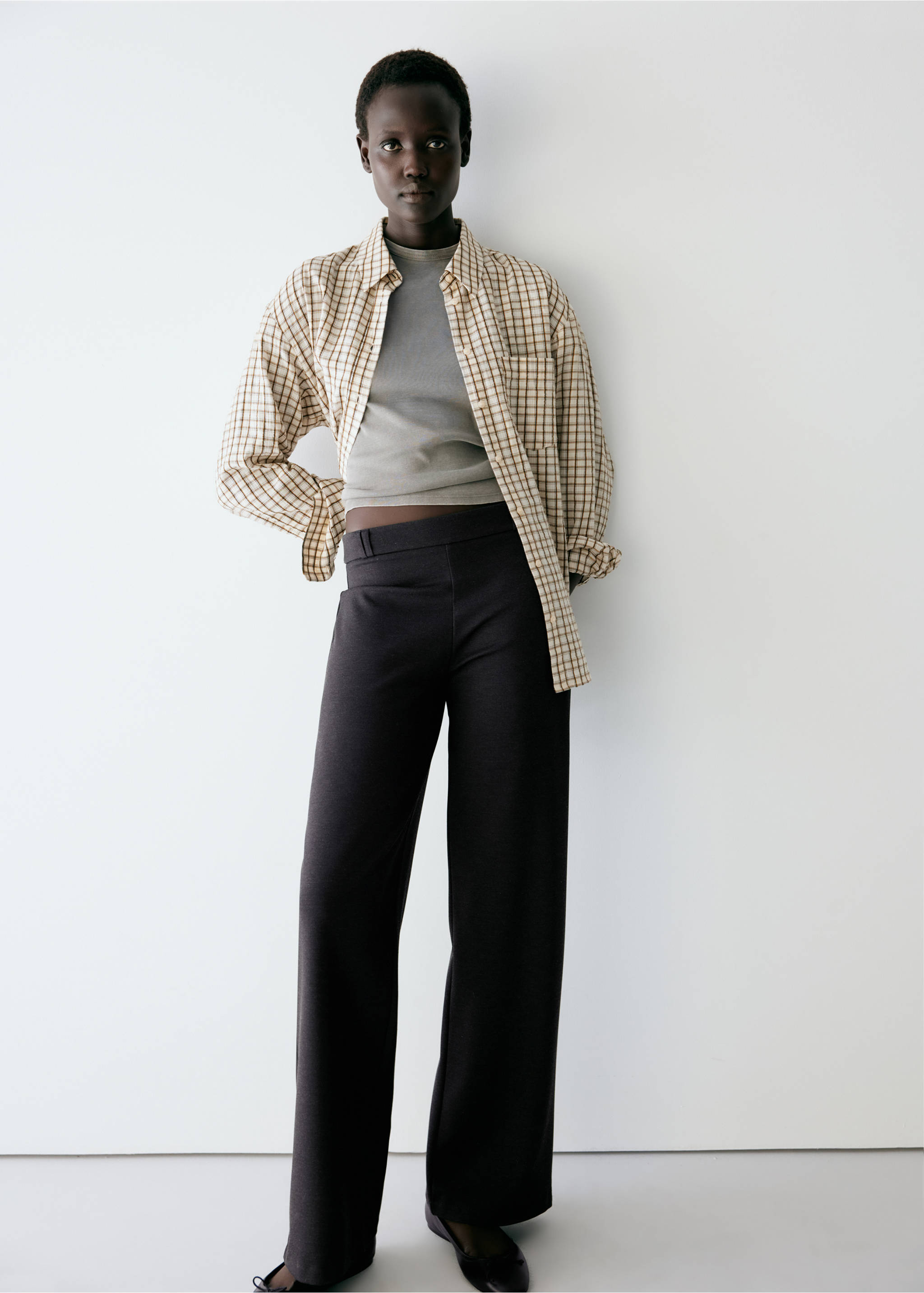 Straight-leg fine-knit trousers - Details of the article 3, Charcoal. Ref: 37065859-00.