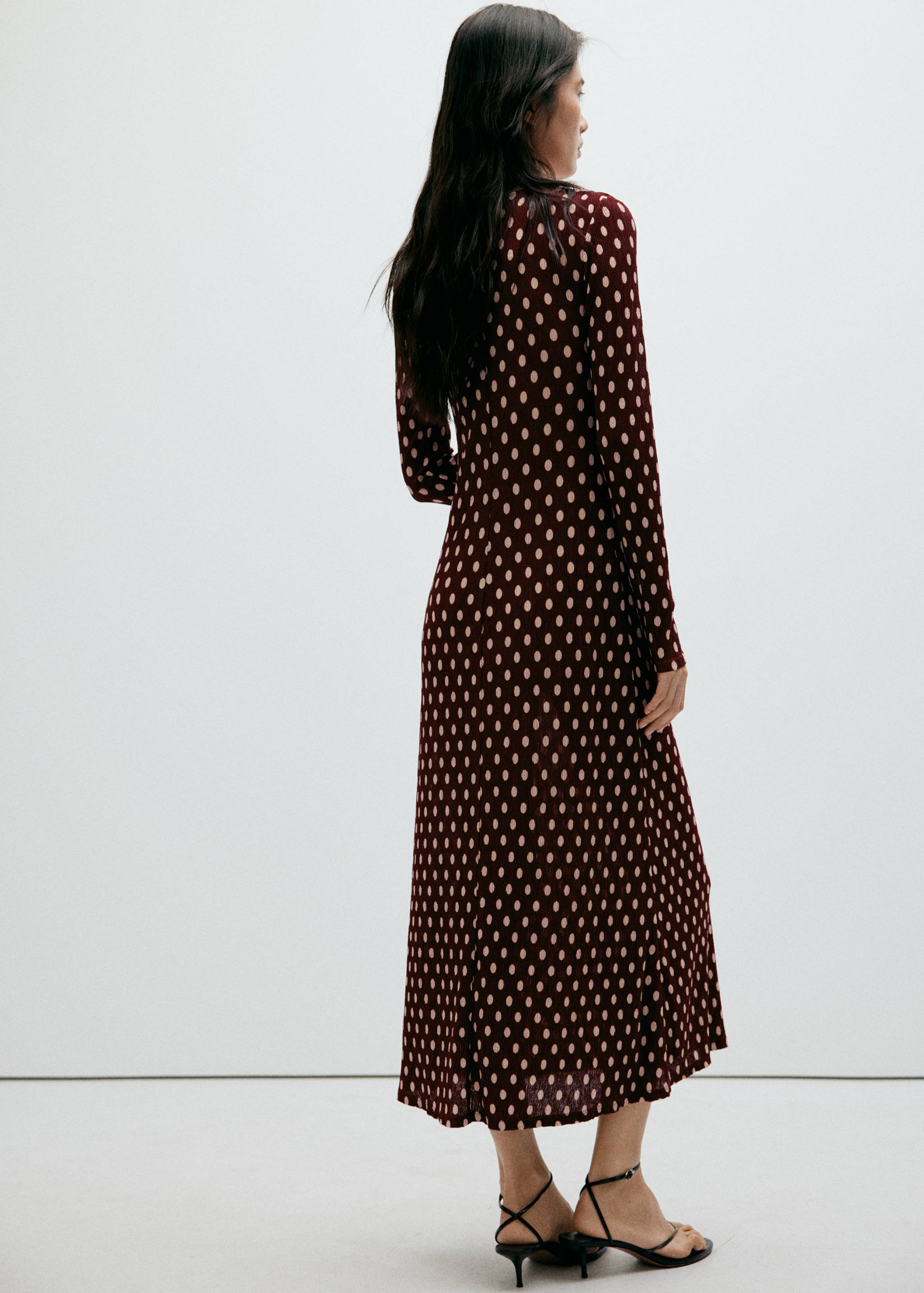 V-neck polka dot dress - Reverse of the article
