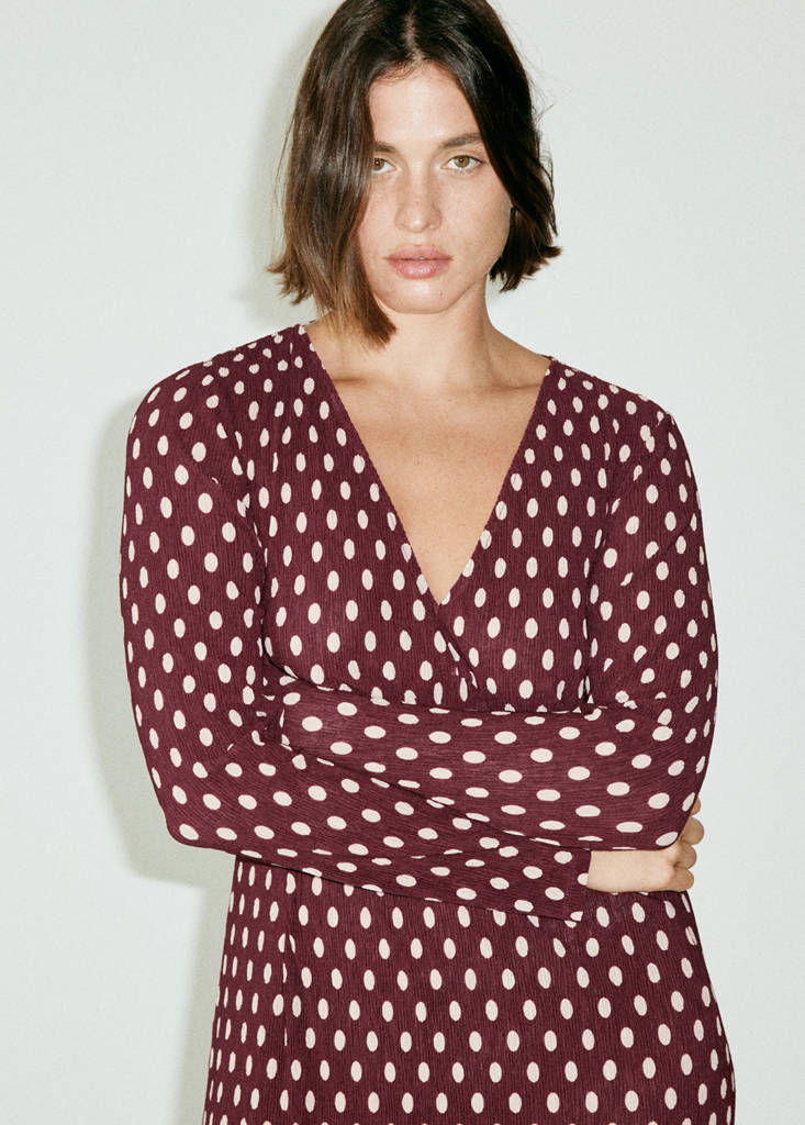 V-neck polka dot dress — Maroon