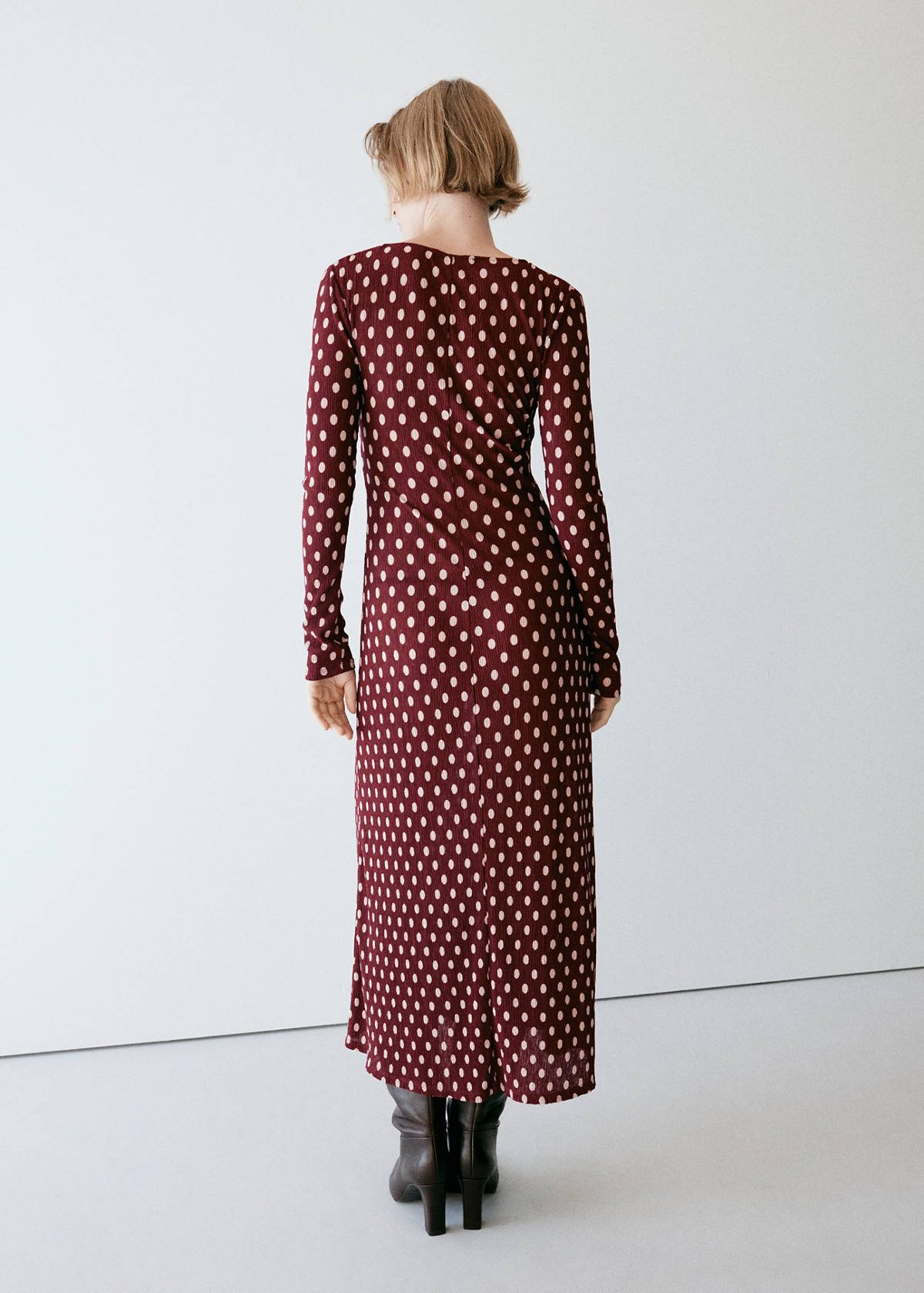 V-neck polka dot dress — Maroon