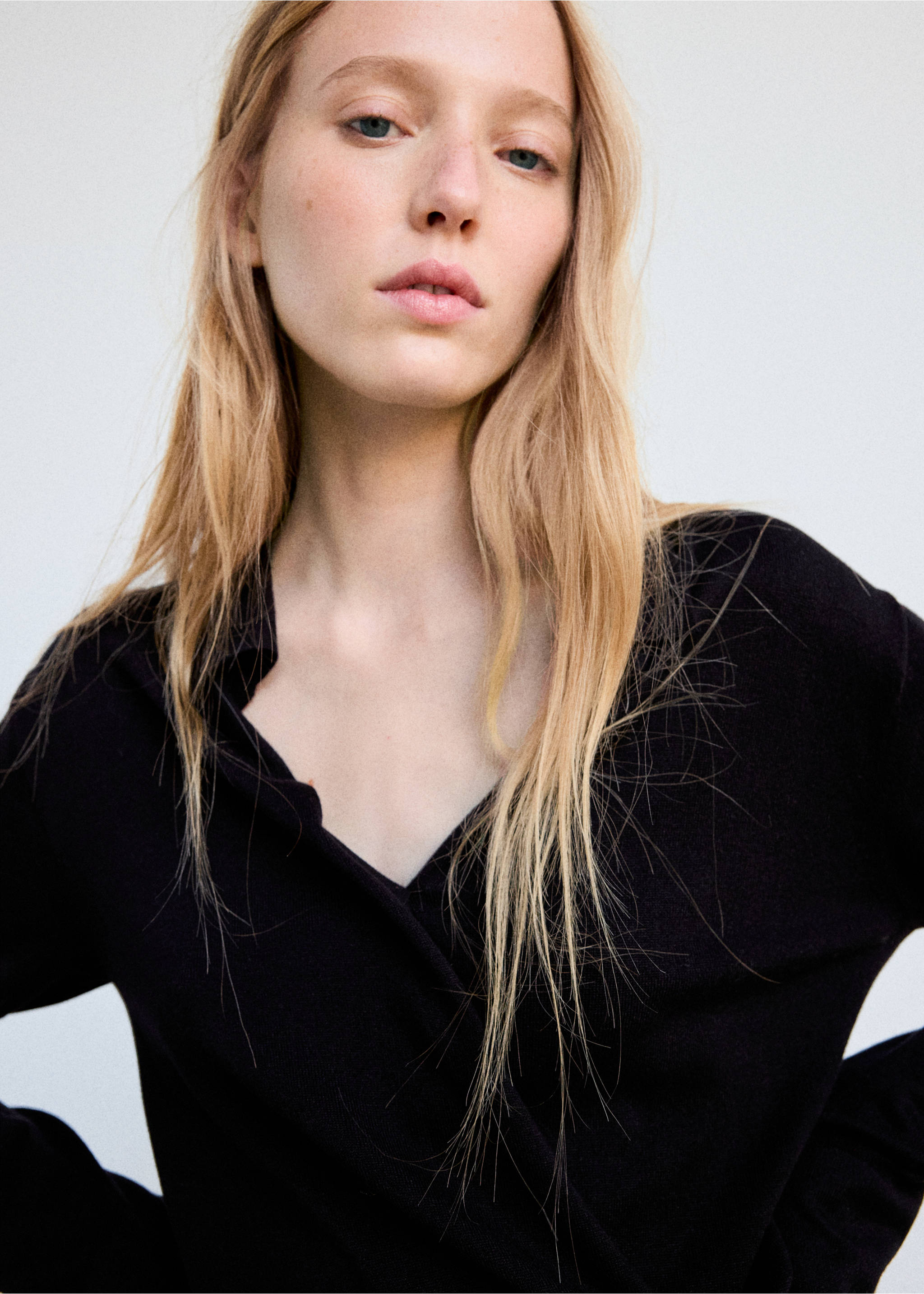Wrap knitted dress - Details of the article 1, Black. Ref: 37065861-01.