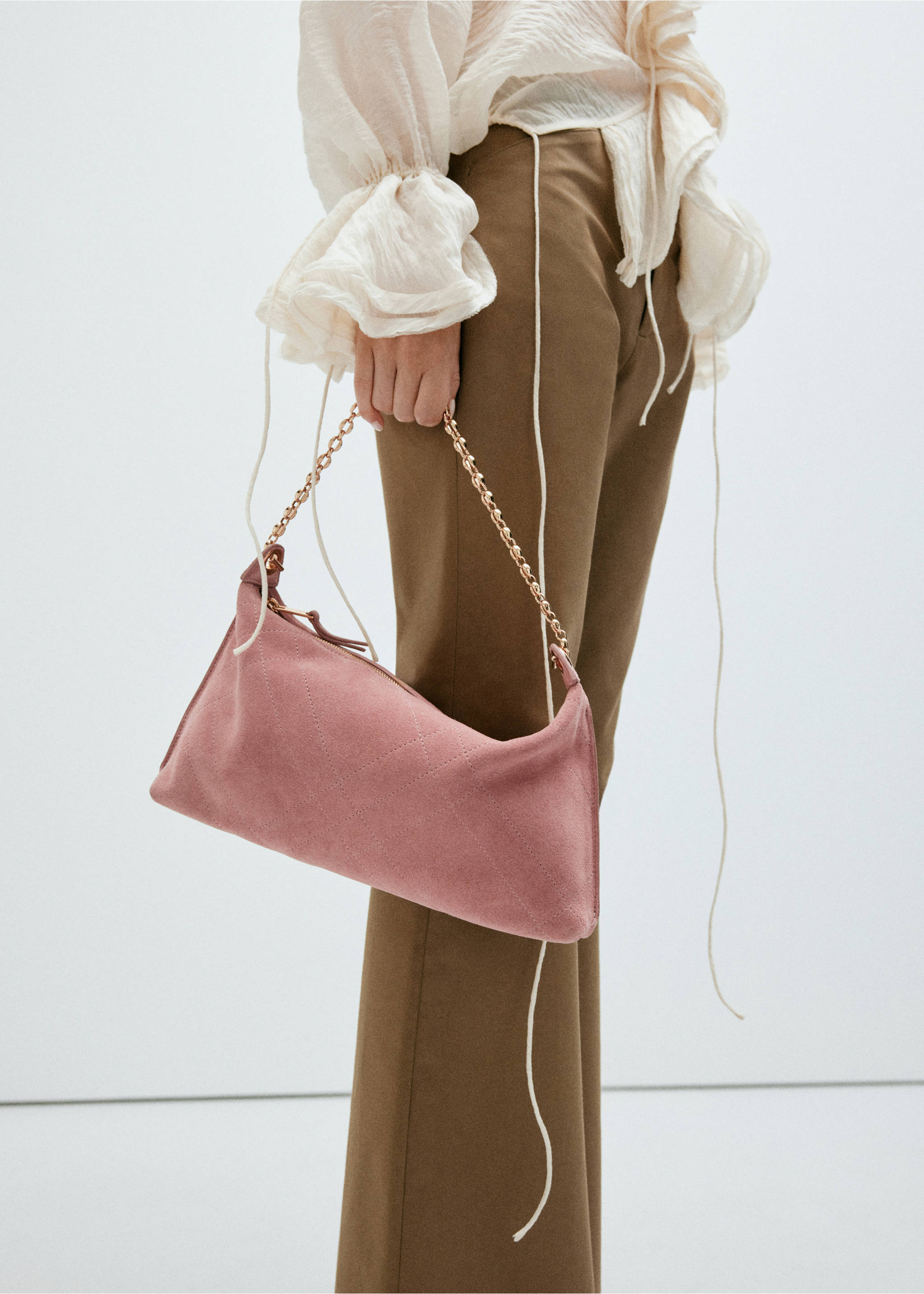 Suede shoulder bag - Details of the article 9, Pastel Pink. Ref: 37065864-00.
