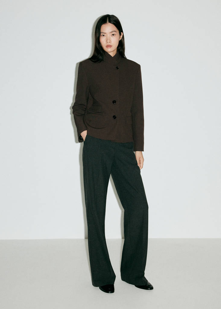 Houndstooth blazer with a high neck — Brown