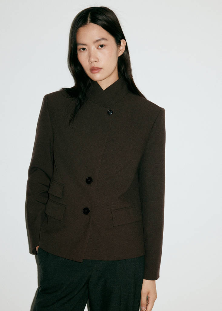 Houndstooth blazer with a high neck — Brown