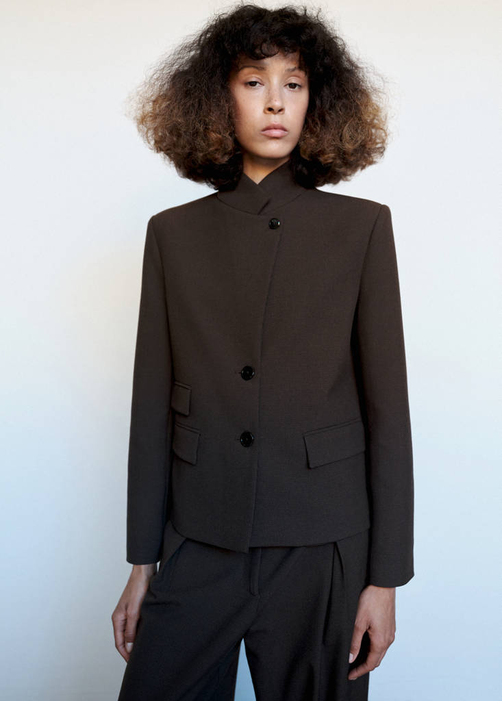 Houndstooth blazer with a high neck — Brown