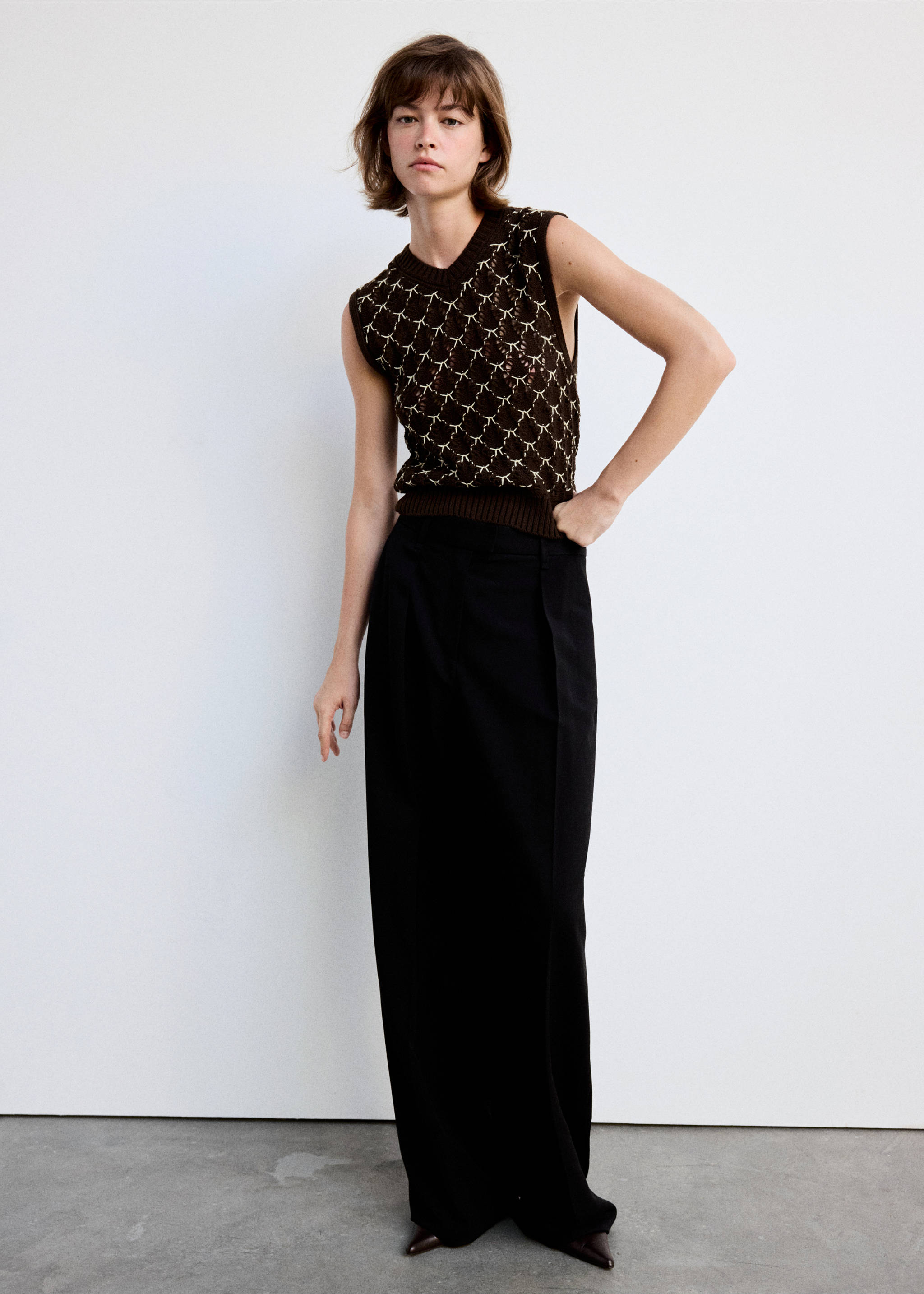 Knitted waistcoat with contrast detail - General plane, Brown. Ref: 37065877-00.