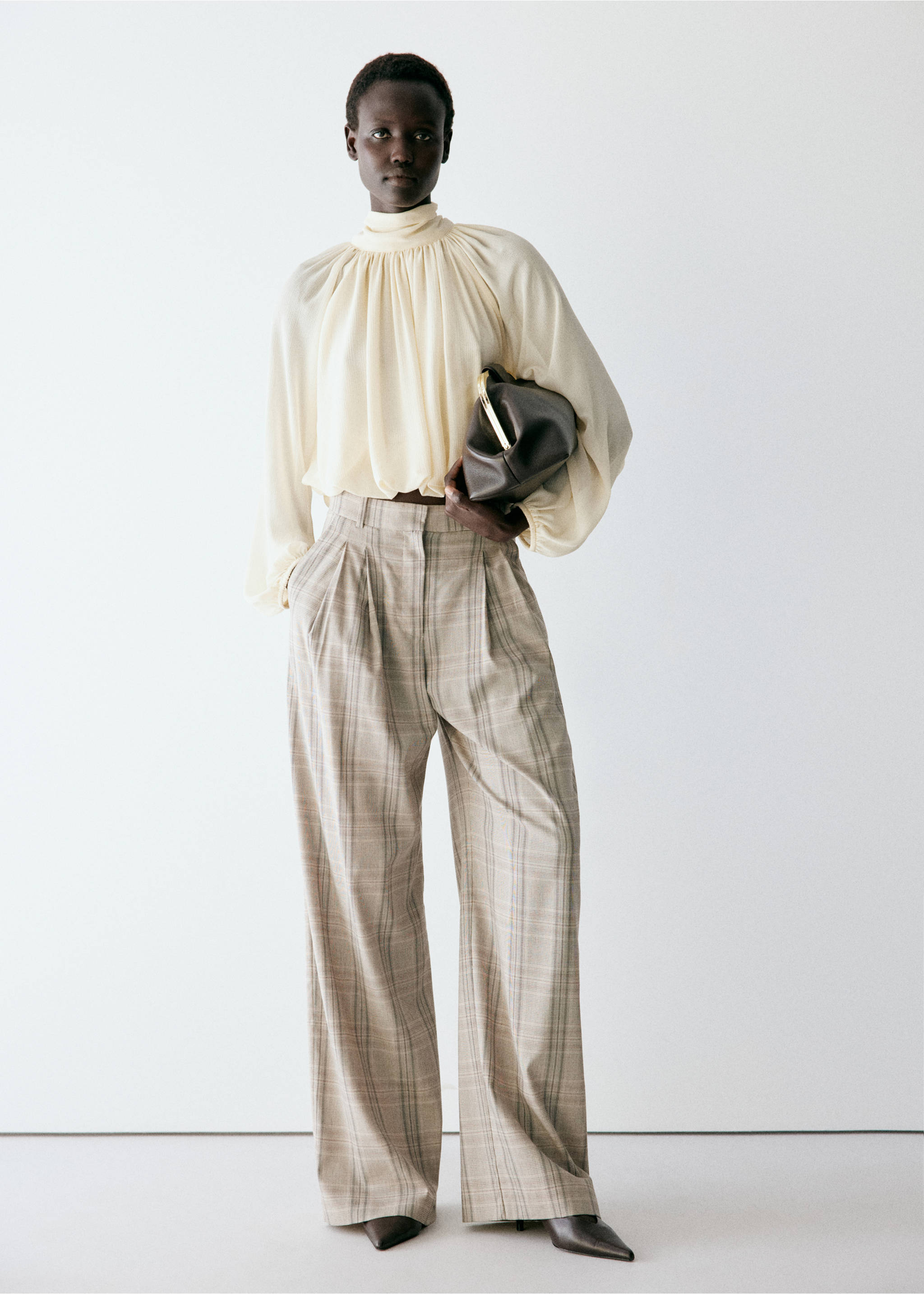 High-neck gathered blouse - General plane, Off White. Ref: 37065878-00.