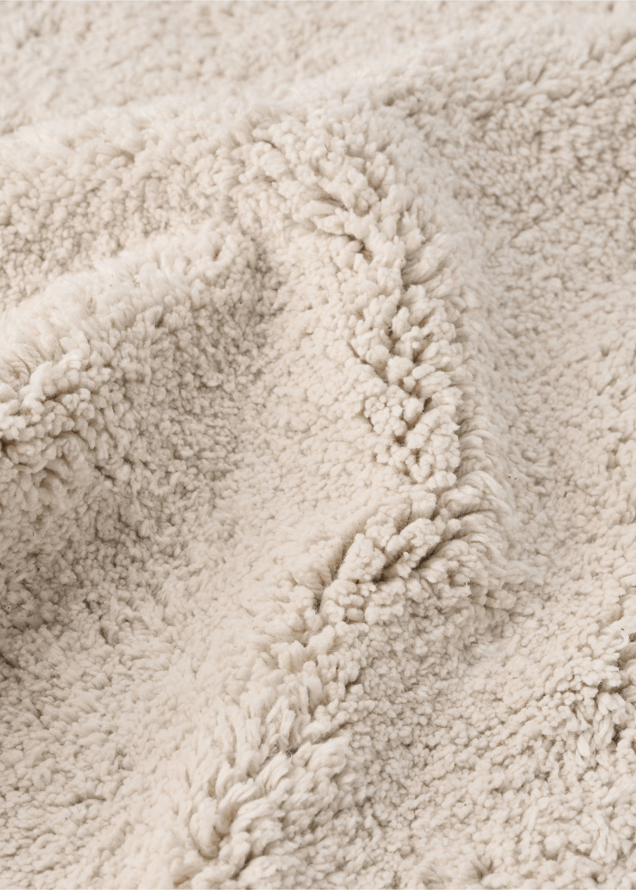 Cotton bath mat with contrasting wavy border - Details of the article 1, Coral Red. Ref: 37065881-00.