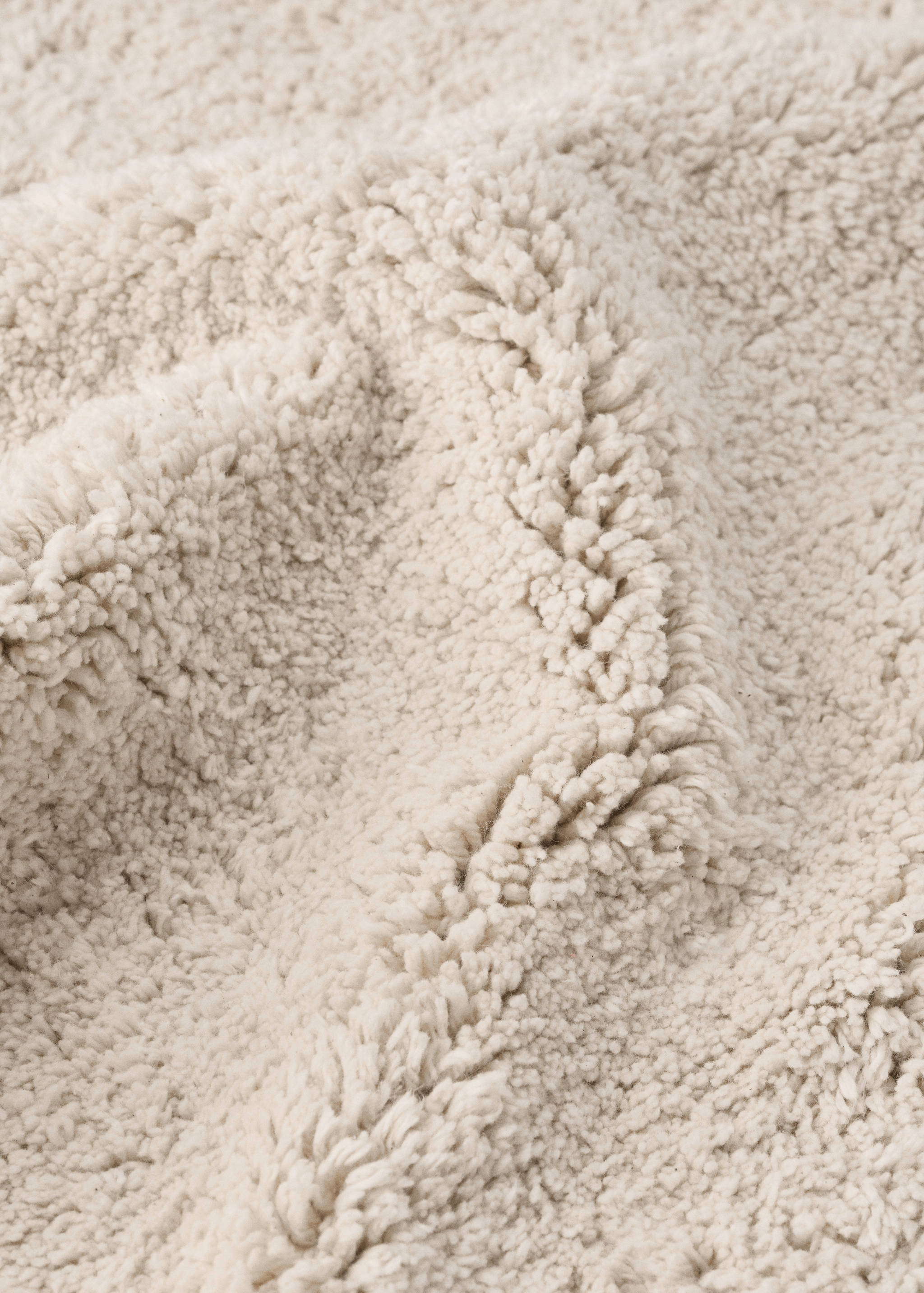 Cotton bath mat with contrasting wavy border - Details of the article 1
