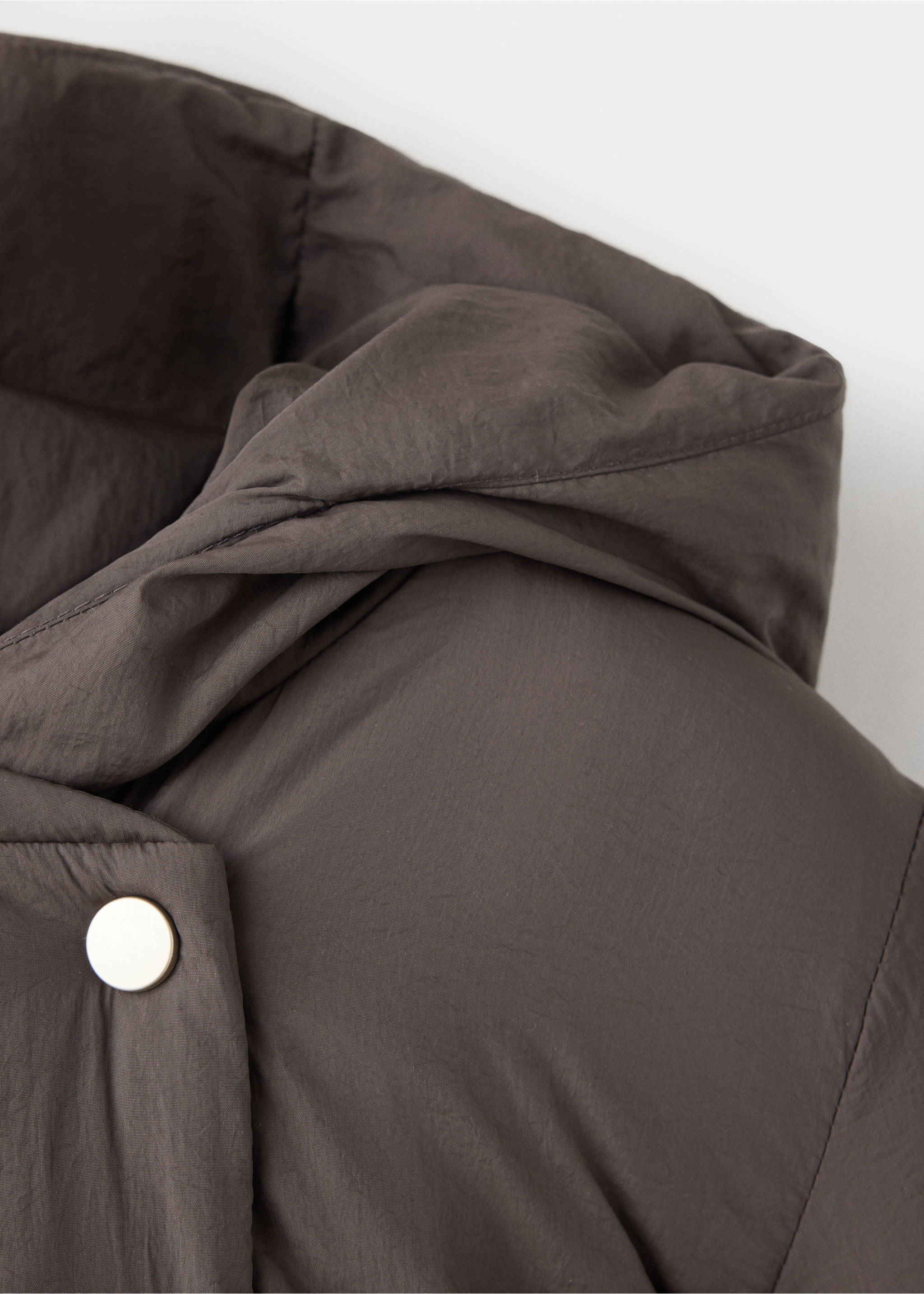 Hooded coat - Details of the article 8, Chocolate. Ref: 37065971-00.