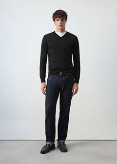 100% merino wool V-neck sweater — Black 2