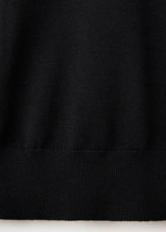 100% merino wool V-neck sweater — Black 8