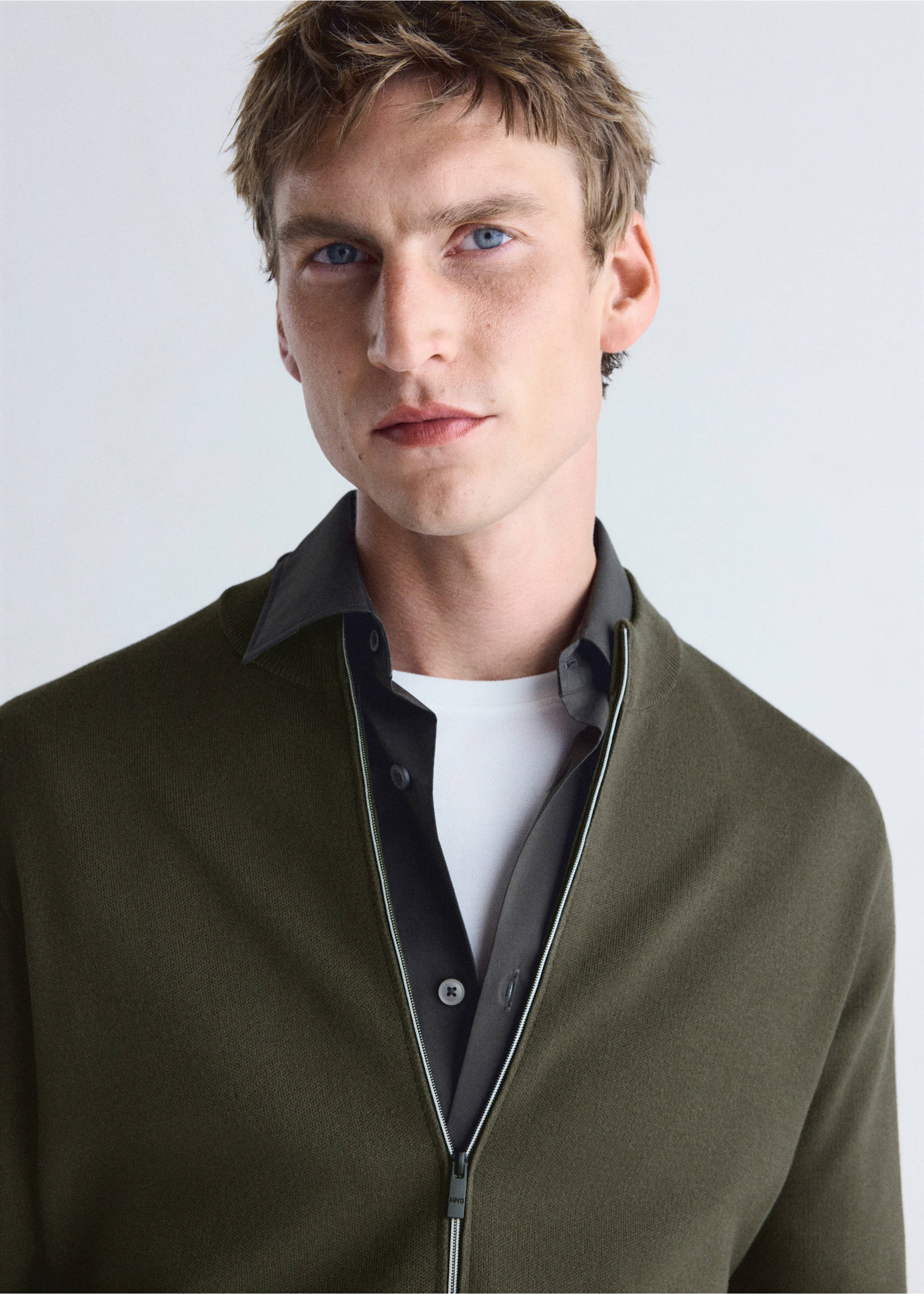 Cardigan luxusc - Details of the article 1, Dark Green. Ref: 37065981-00.