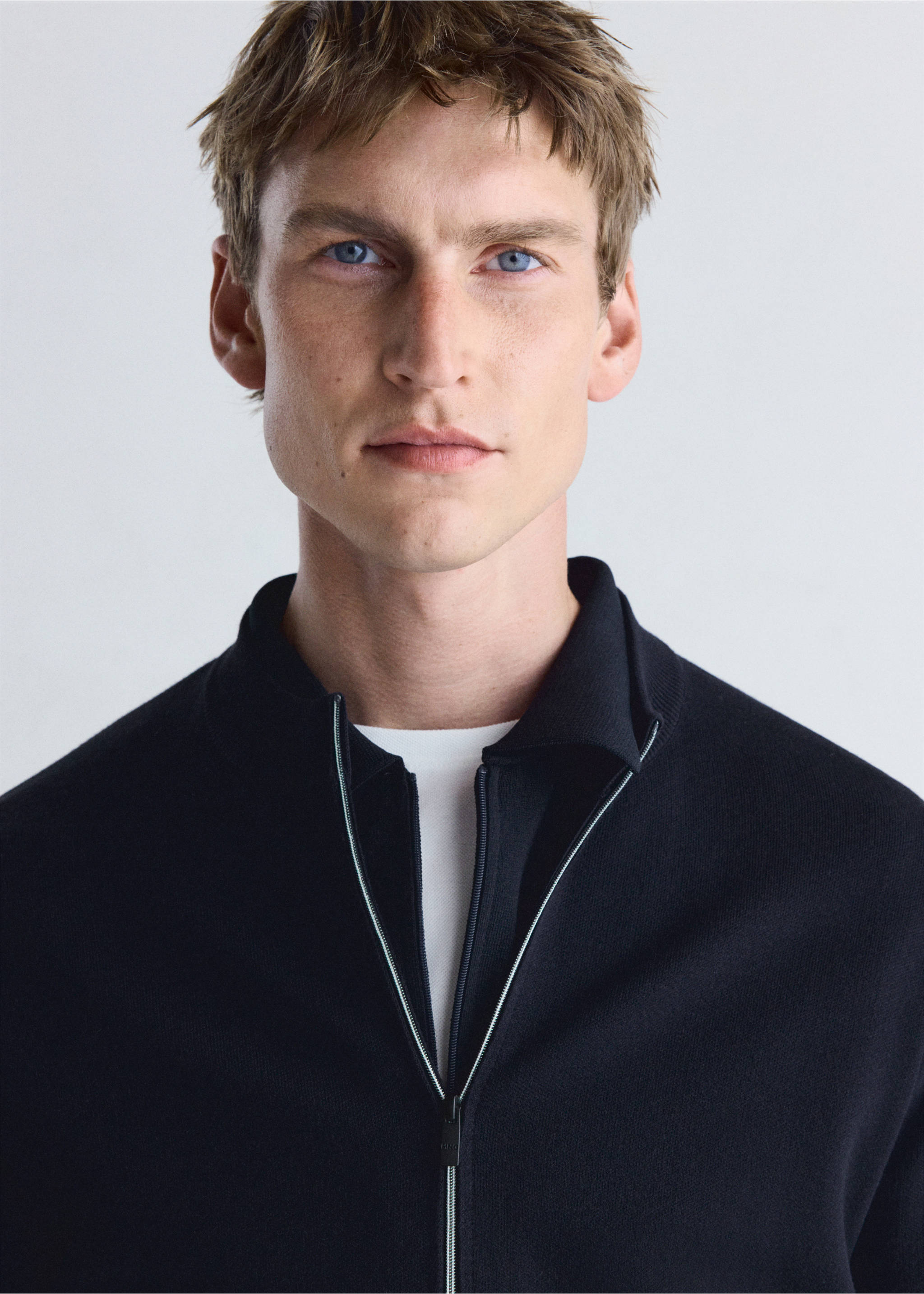 Cardigan luxusc - Details of the article 1, Navy. Ref: 37065981-00.