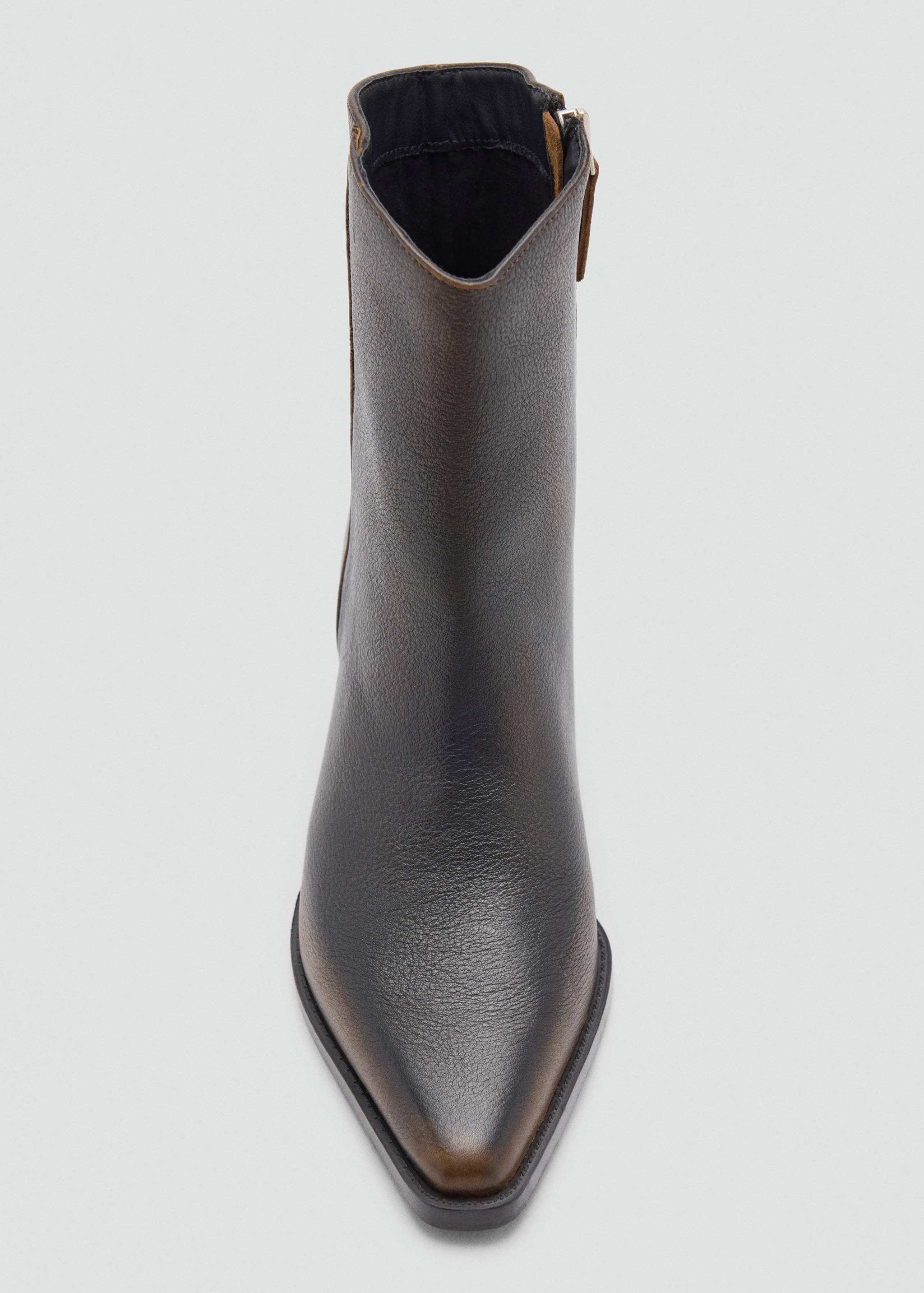 100% leather ankle boot with heel - Details of the article 3