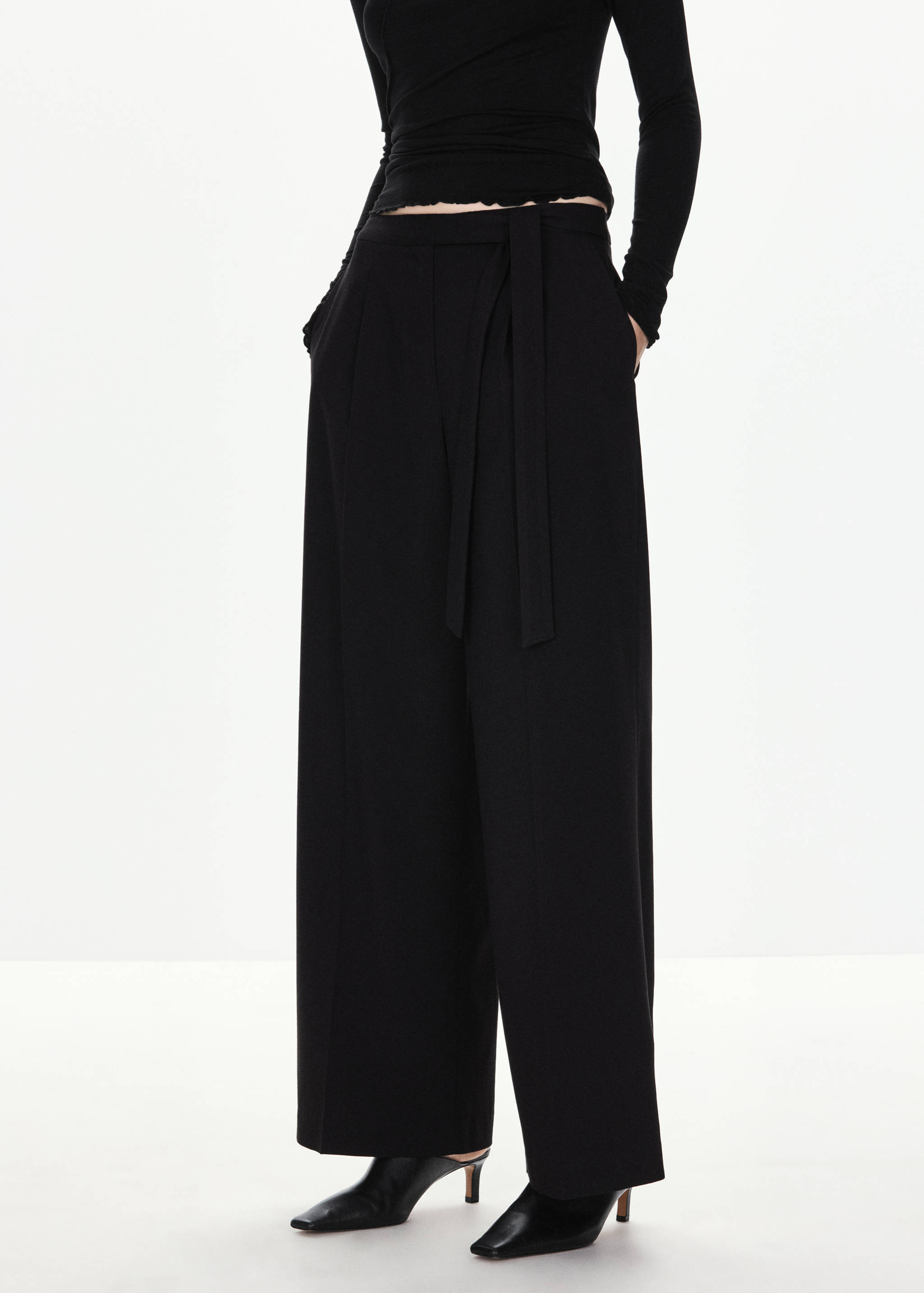 Pantalón recto lazo - Plano medio