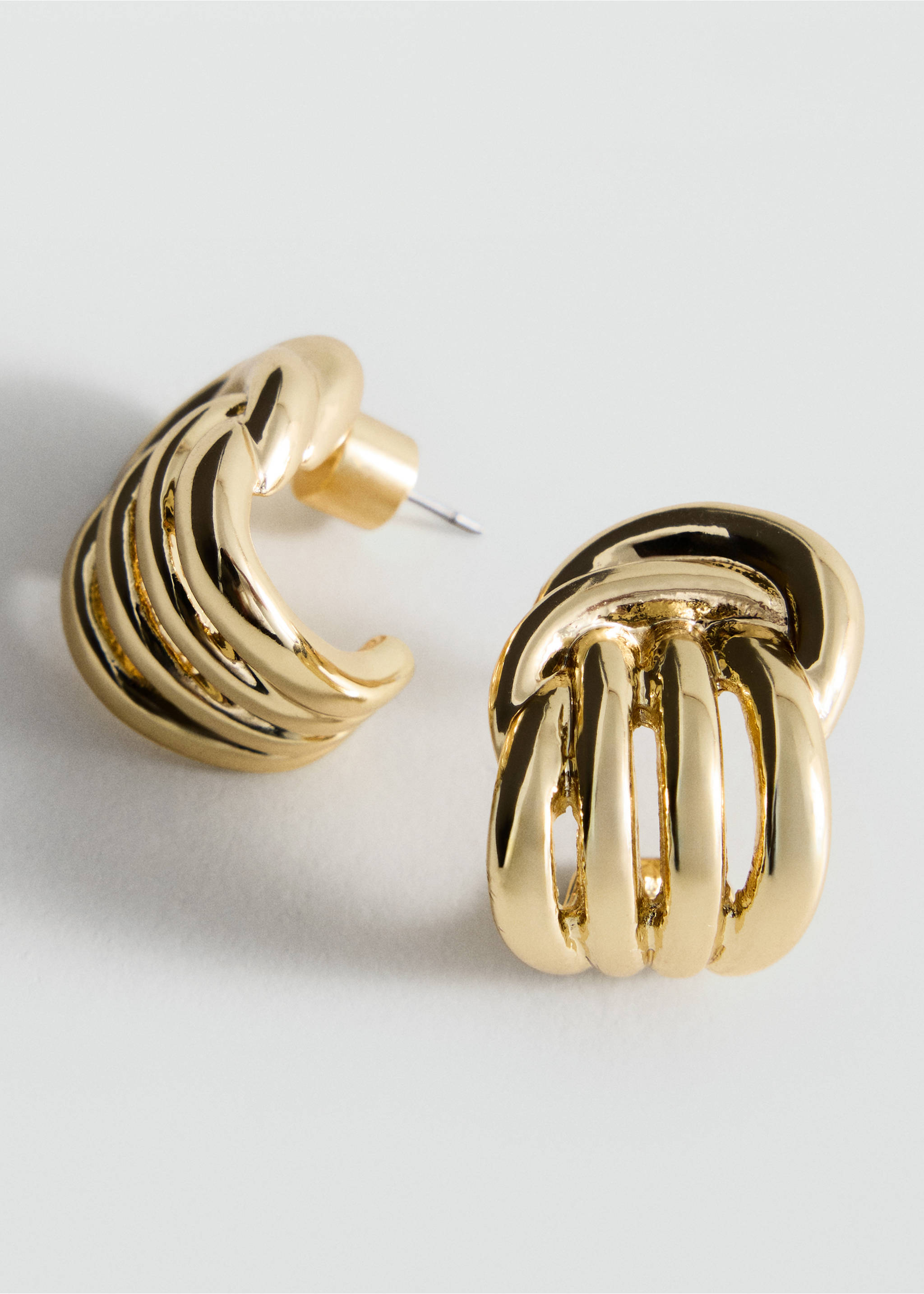Relief earrings - Medium plane, Gold. Ref: 37066004-00.