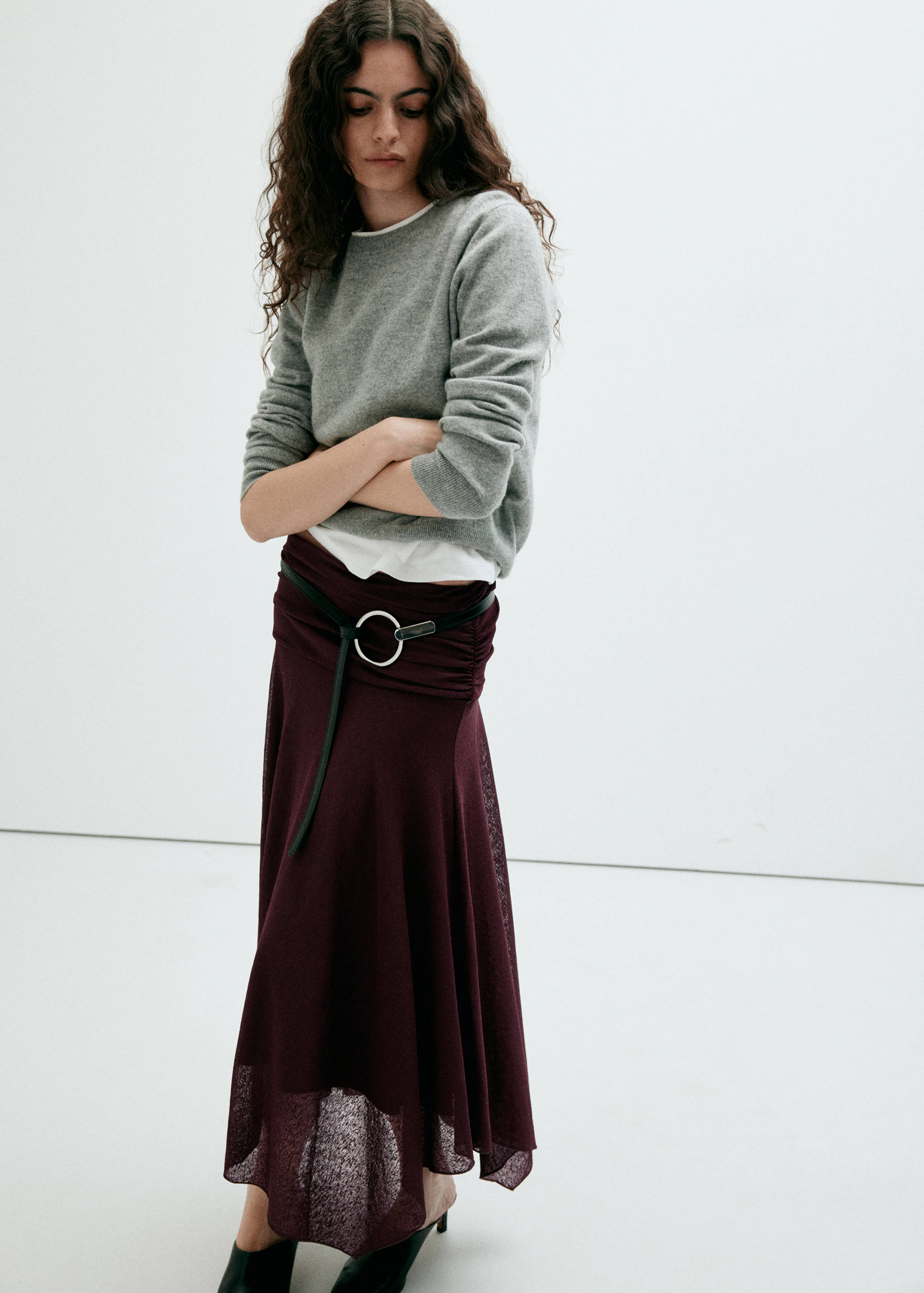 Skirt with gathers and an asymmetrical hemline - Medium plane, Burgundy. Ref: 37066014-00.