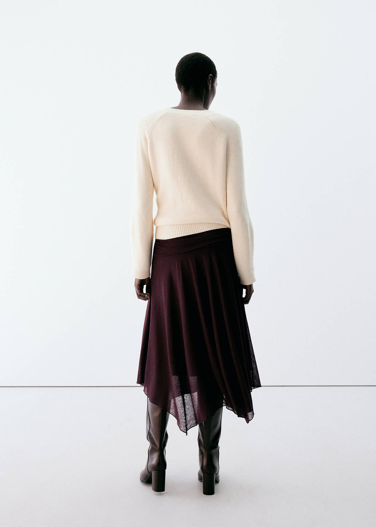 Skirt with gathers and an asymmetrical hemline — Burgundy
