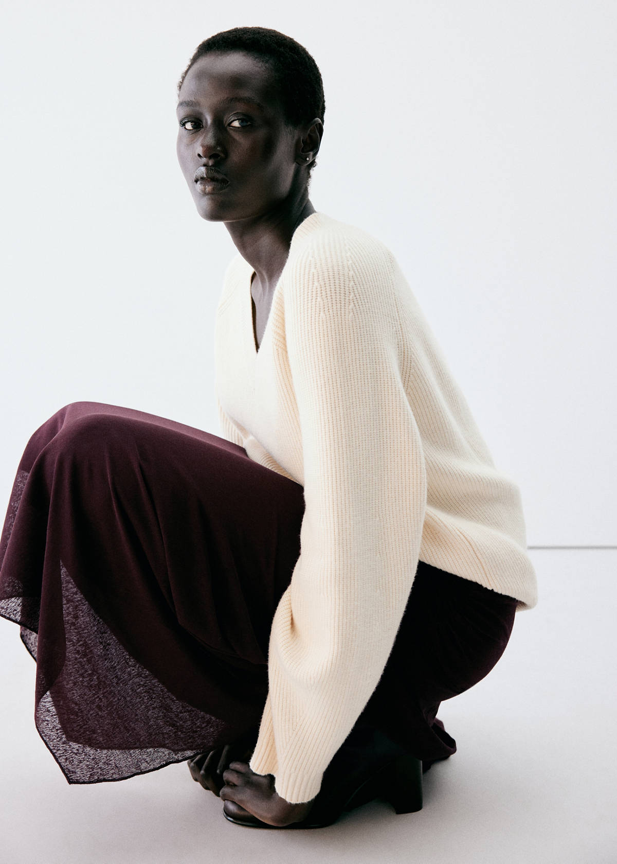 Skirt with gathers and an asymmetrical hemline — Burgundy