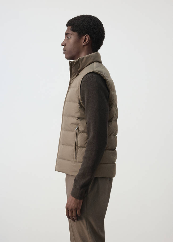 Water-repellent down quilted vest — Medium Brown