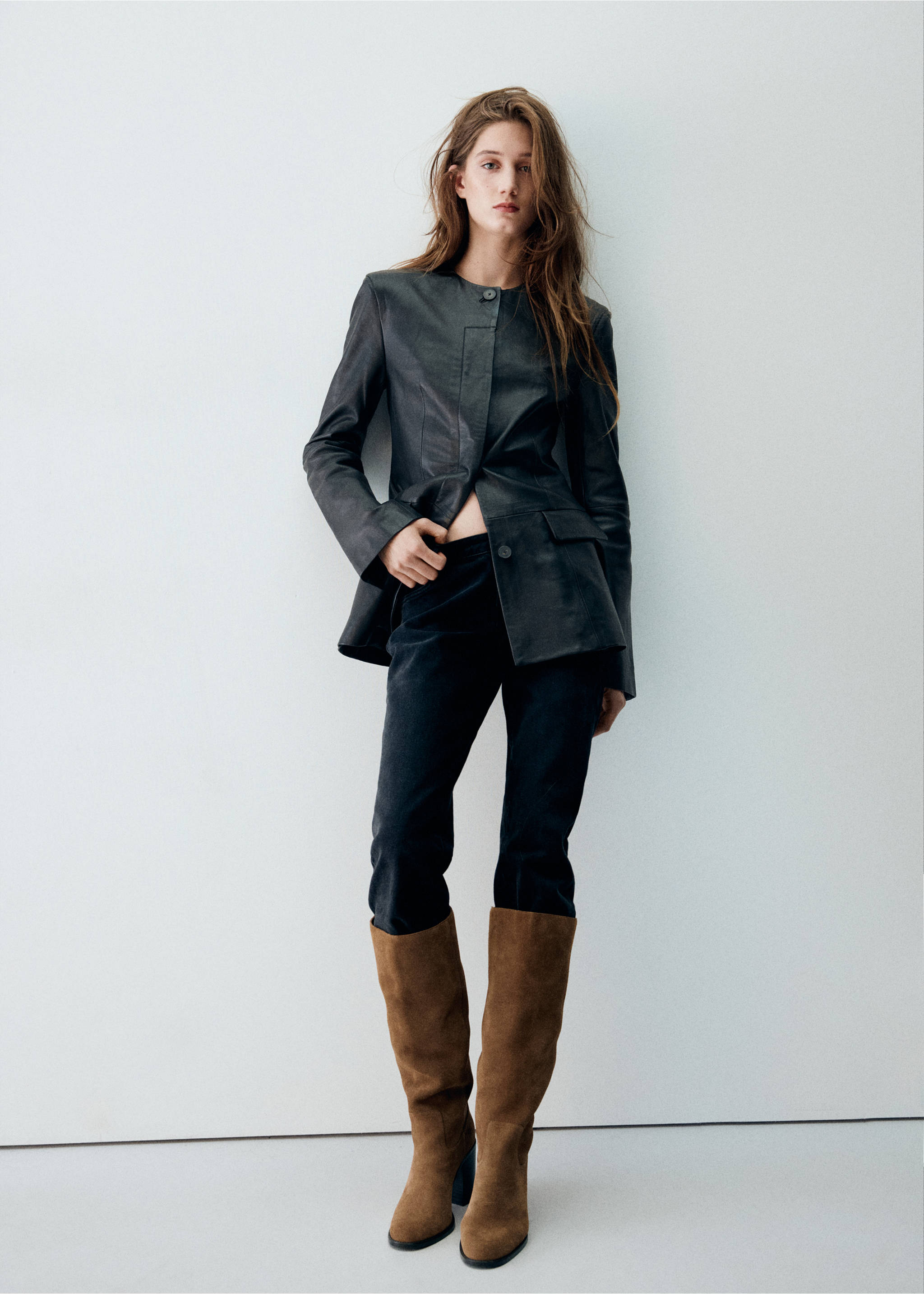 Suede ankle boot with heel - General plane, Tobacco Brown. Ref: 37066325-00.