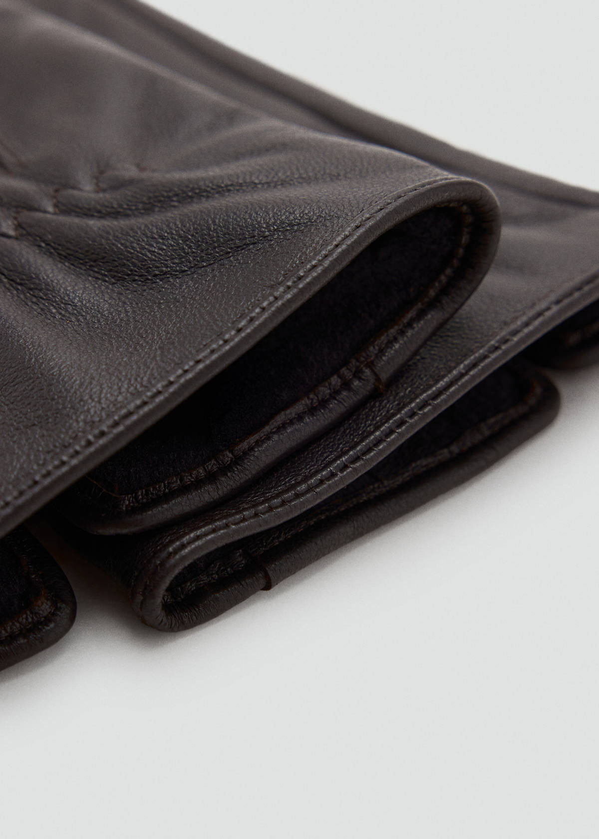 Leather gloves — Brown