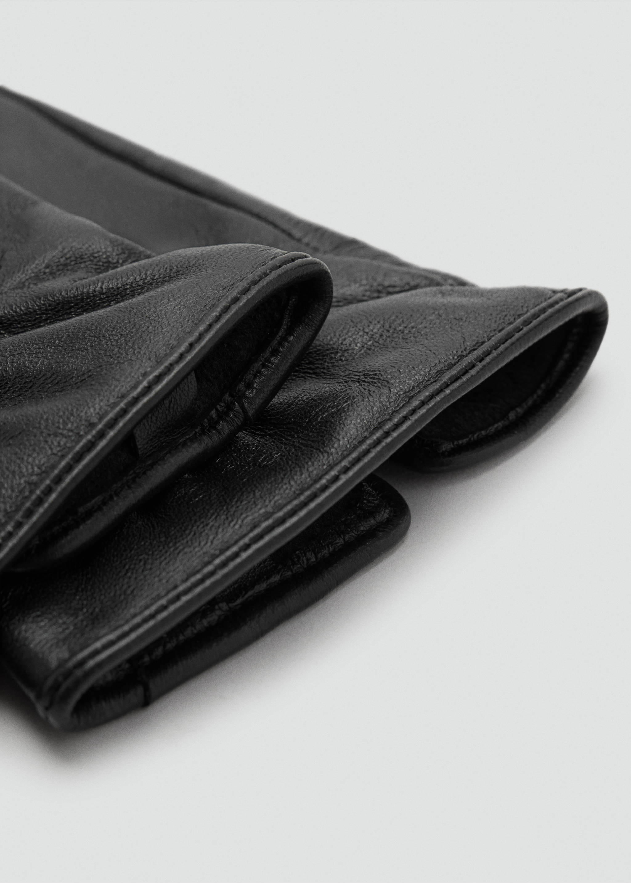 Leather gloves - Details of the article 1, Black. Ref: 37066327-00.