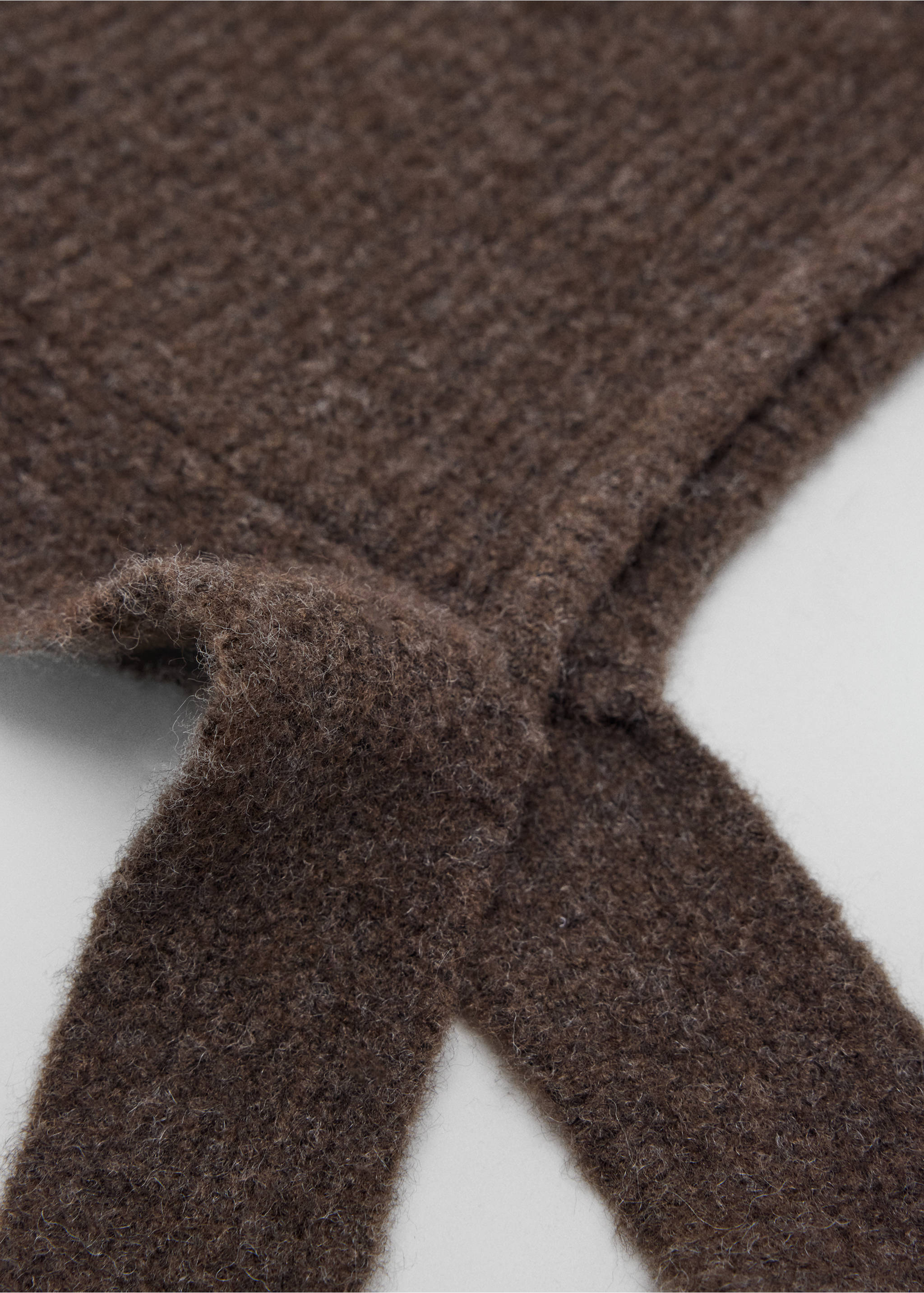 Plain knitted beanie - Medium plane, Chocolate. Ref: 37066328-00.