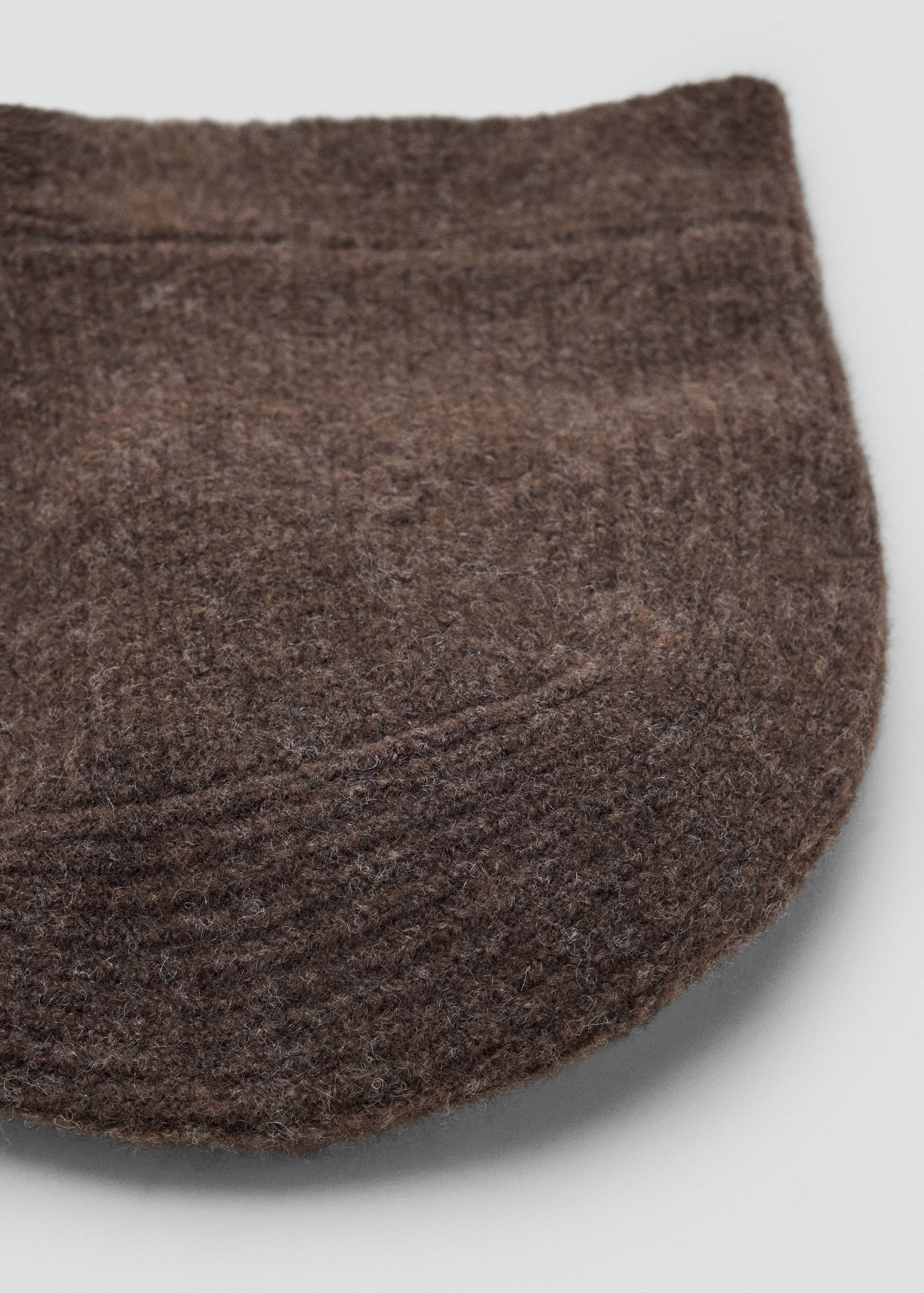 Plain knitted beanie - Details of the article 1