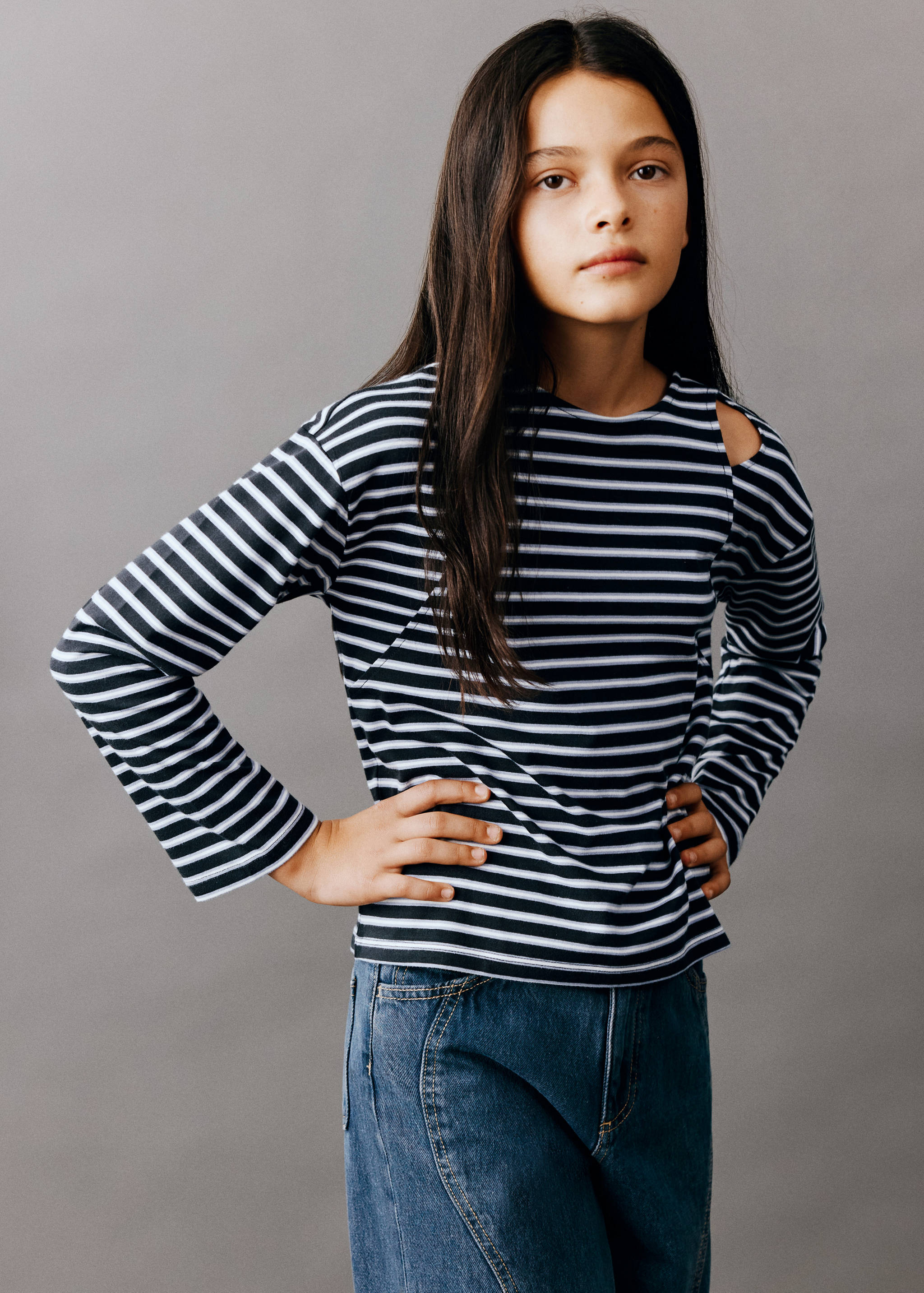 Striped cut-out T-shirt - General plane