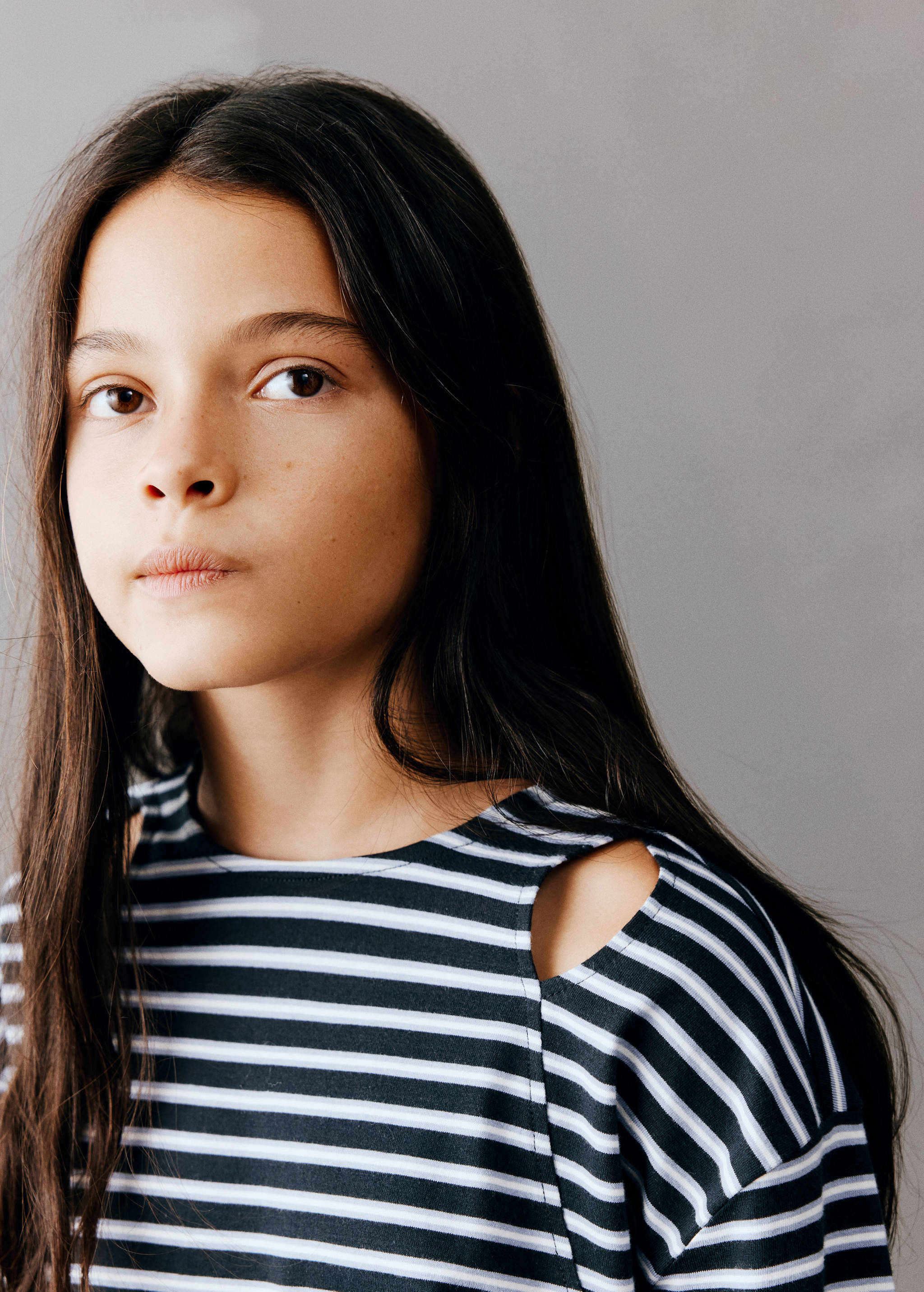 Striped cut-out T-shirt - Details of the article 1