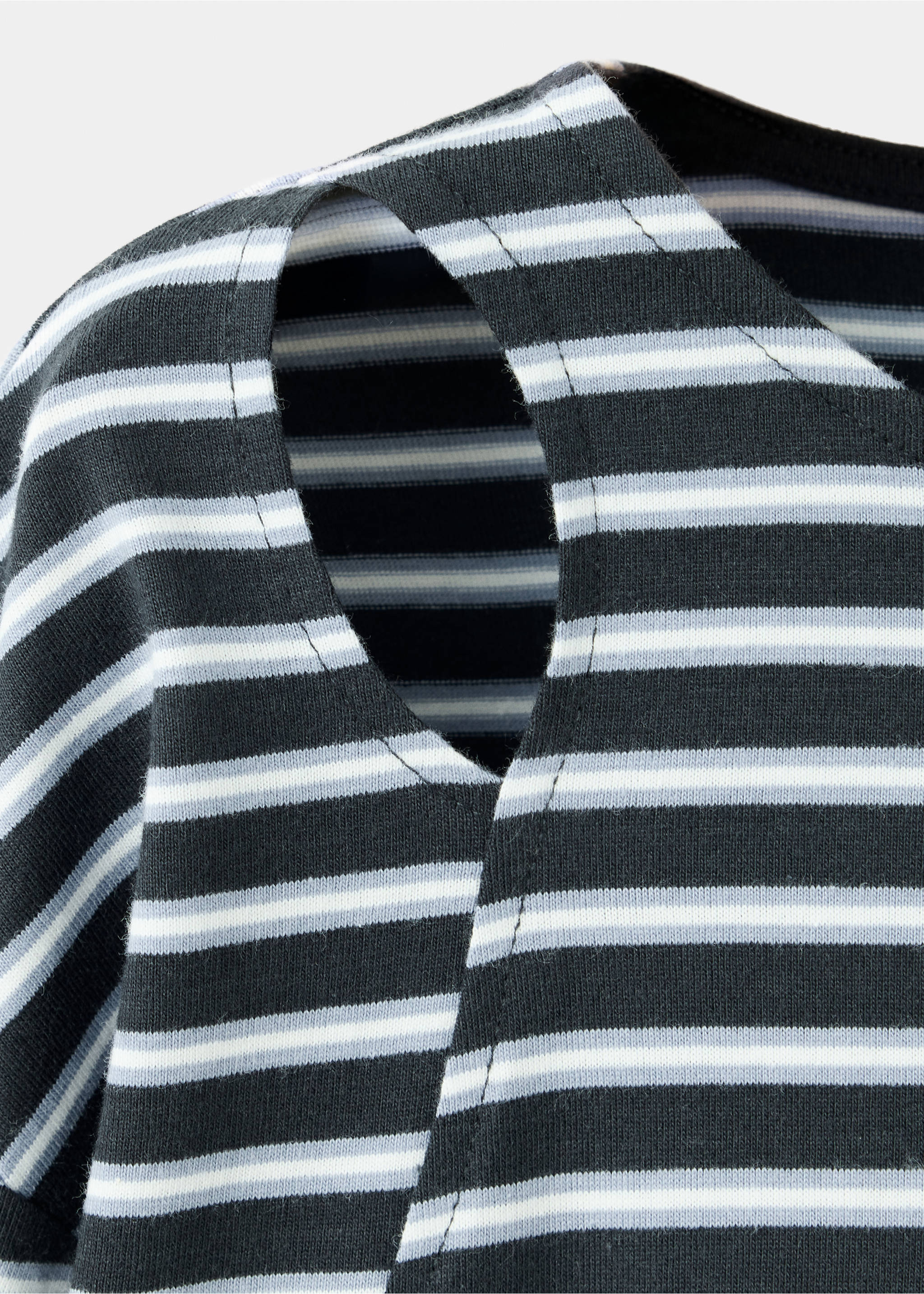 Cut-out striped T-shirt - Detail zboží 8, Námořnická modrá. Ref: 37066331-00.