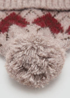 Pom pom cable-knit beanie — Sand 3