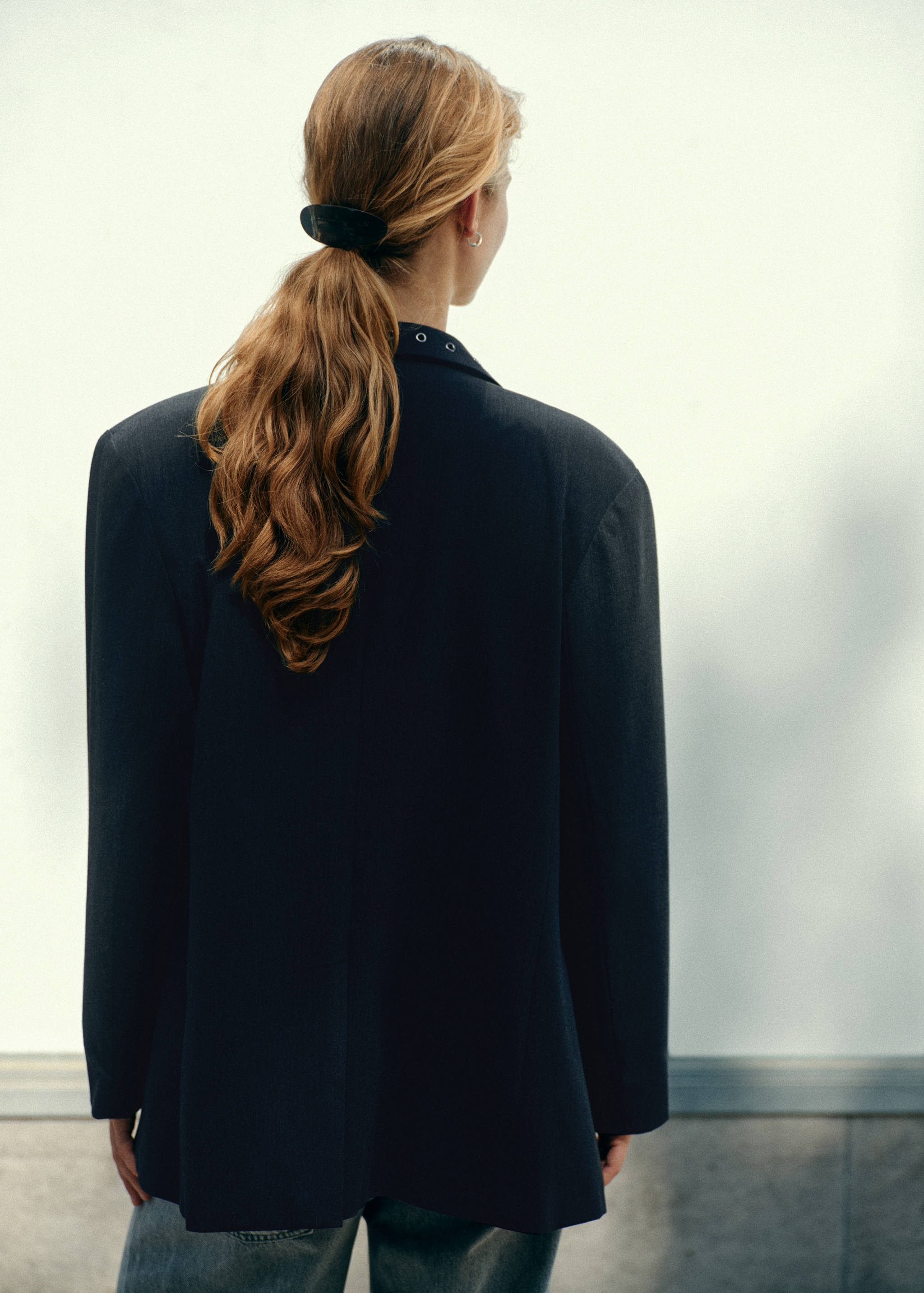 Blazer with eyelet lapels - Reverse of the article