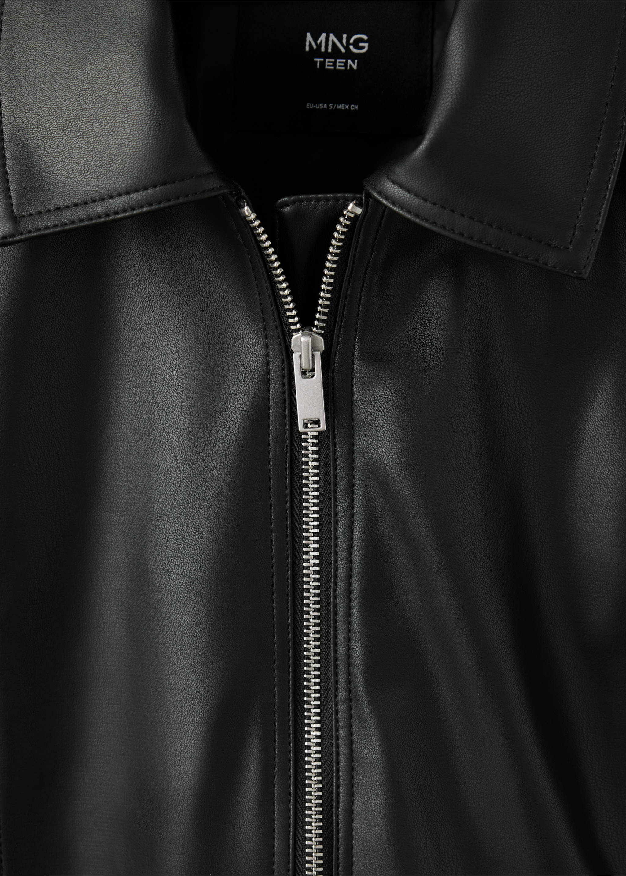 Jaqueta efecte pell cremallera - Detall de l'article 8, Negre. Ref: 37066347-00.