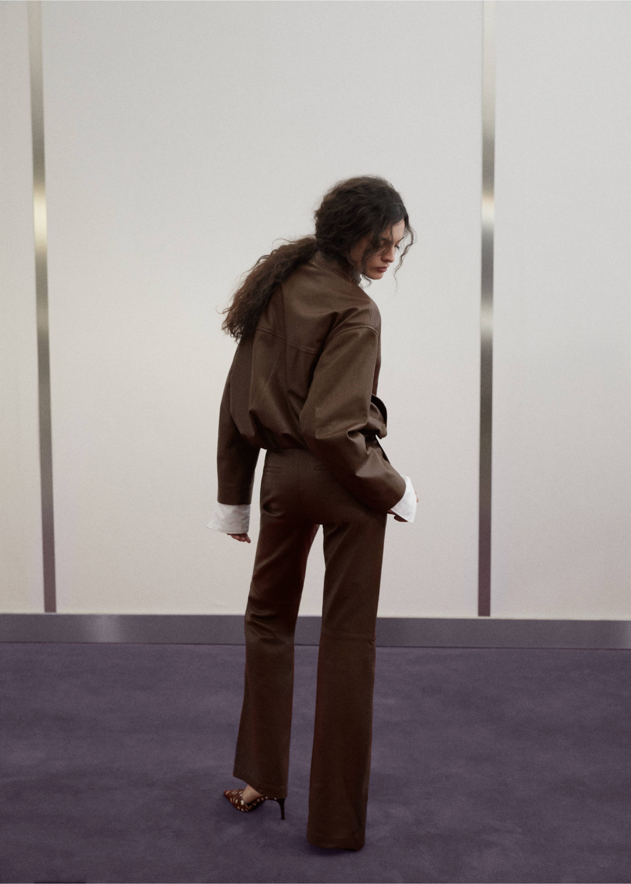 Pantalon flare cuir - Verso de l’article, Marron. Ref: 37066348-02.