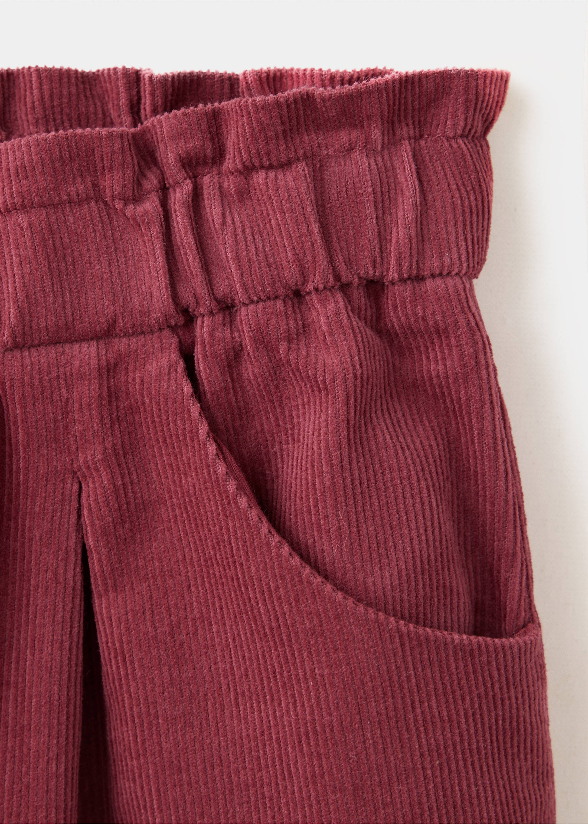 Pleated corduroy trousers - Details of the article 8, Red. Ref: 37066350-00.