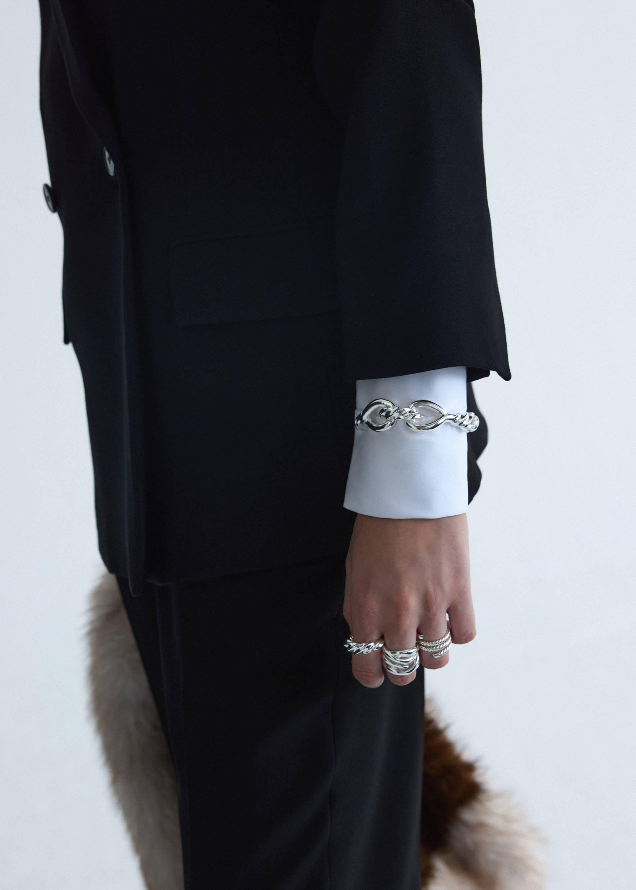 Rigid knot bangle - Details of the article 9