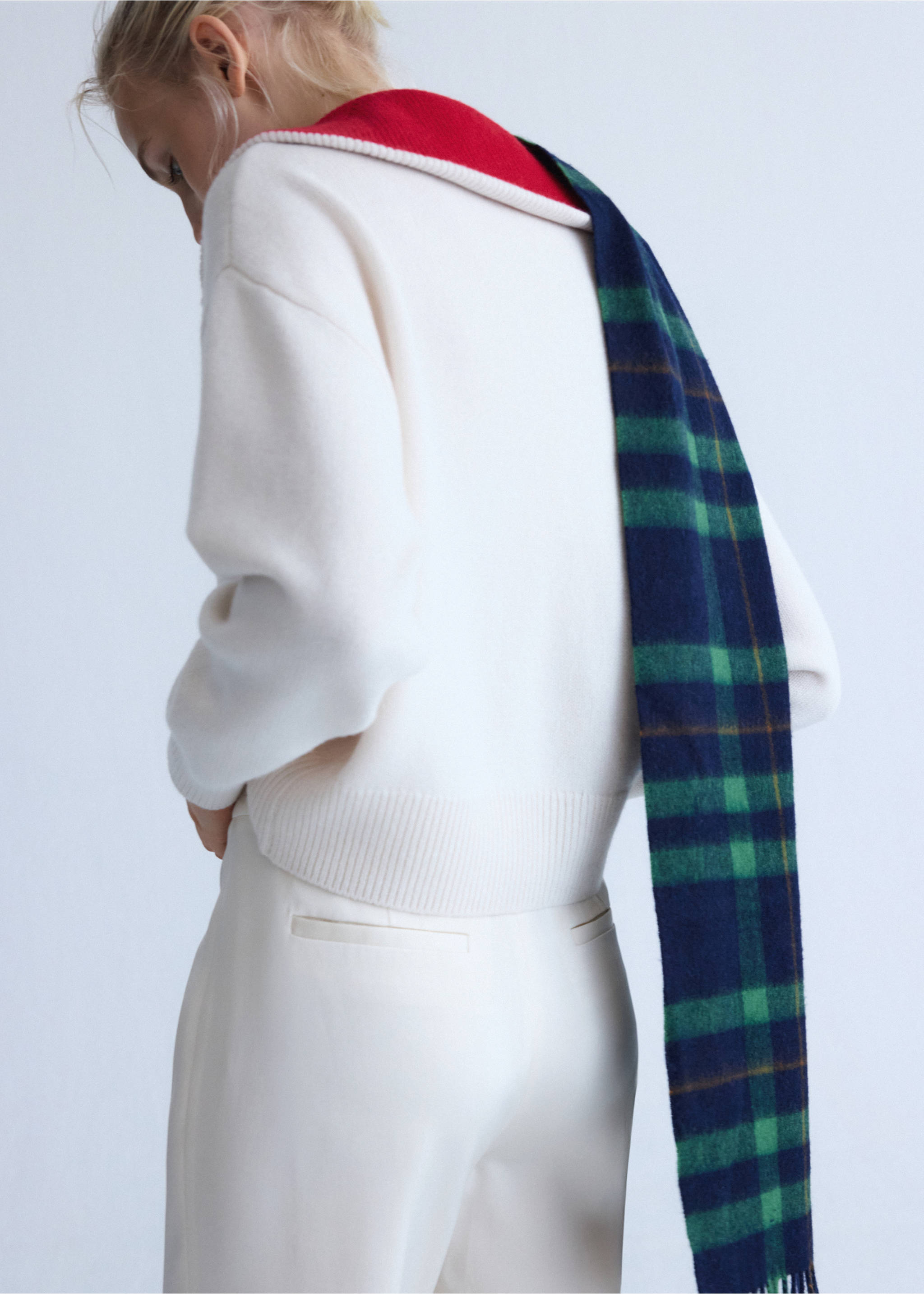 Wool sweater with contrast collar - Reverse of the article, Off White. Ref: 37066363-00.