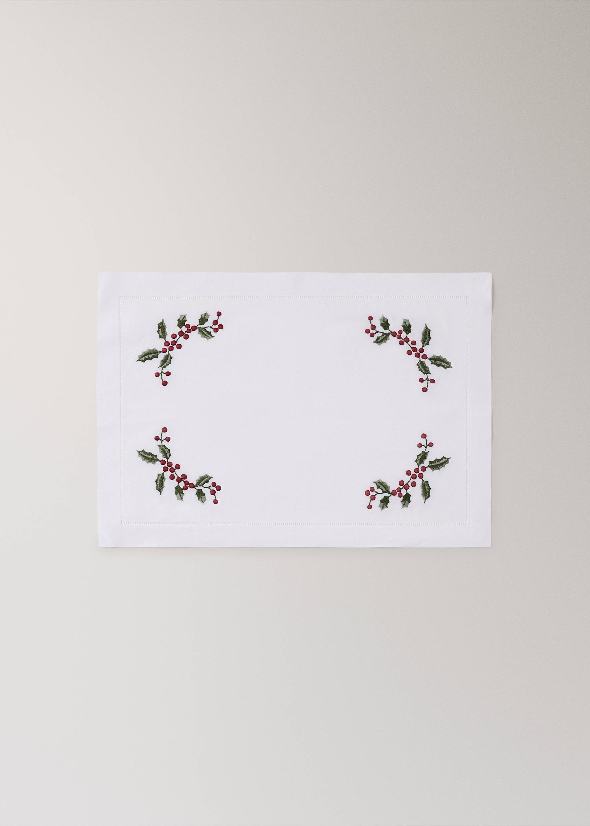 Bordstablett i linne med broderat julmotiv - Artikel utan modell, Benvit. Ref: 37066731-00.