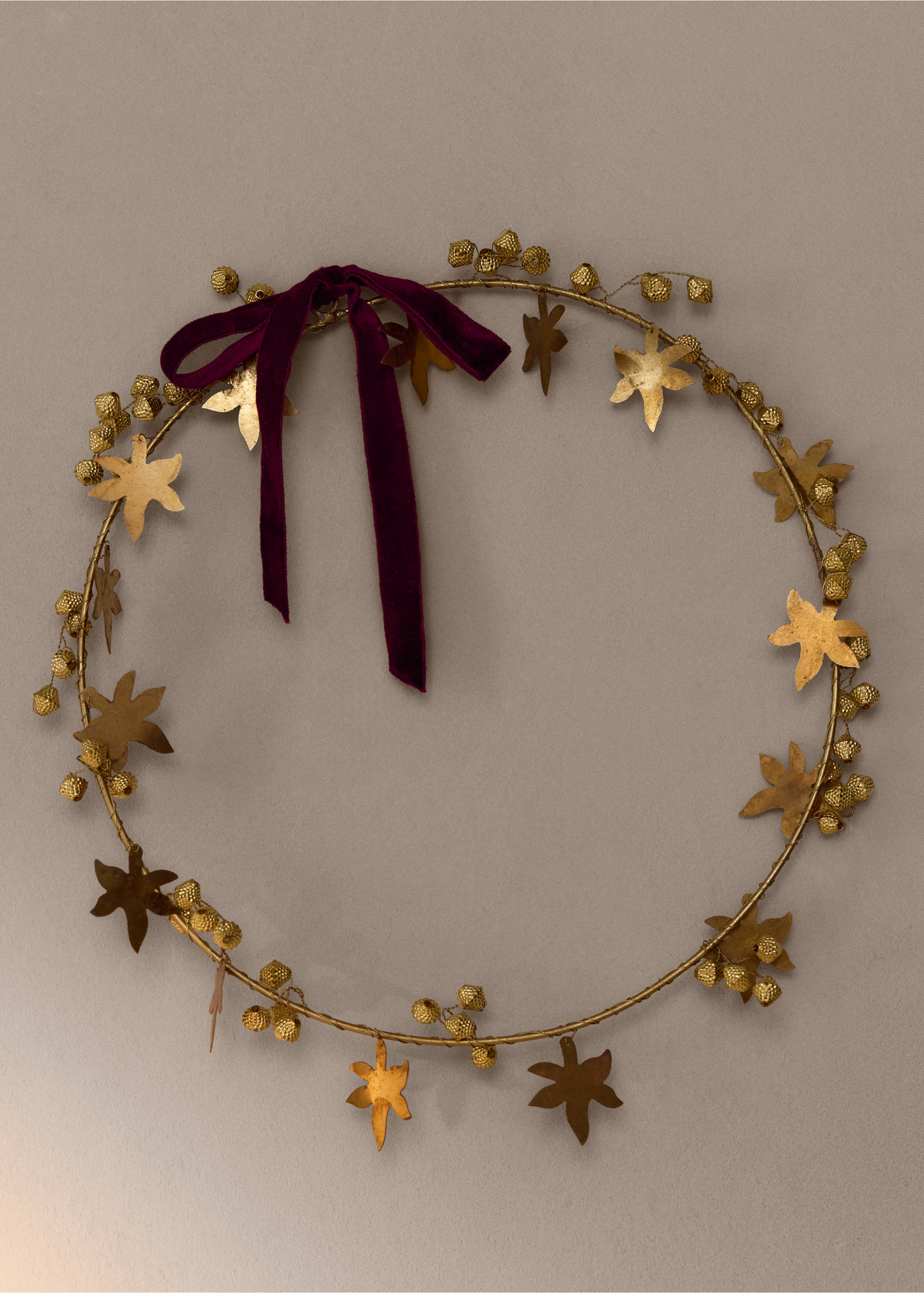 Gold metallic leaf and berry wreath with a burgundy velvet ribbon., Gold. Ref: 37066735-00.