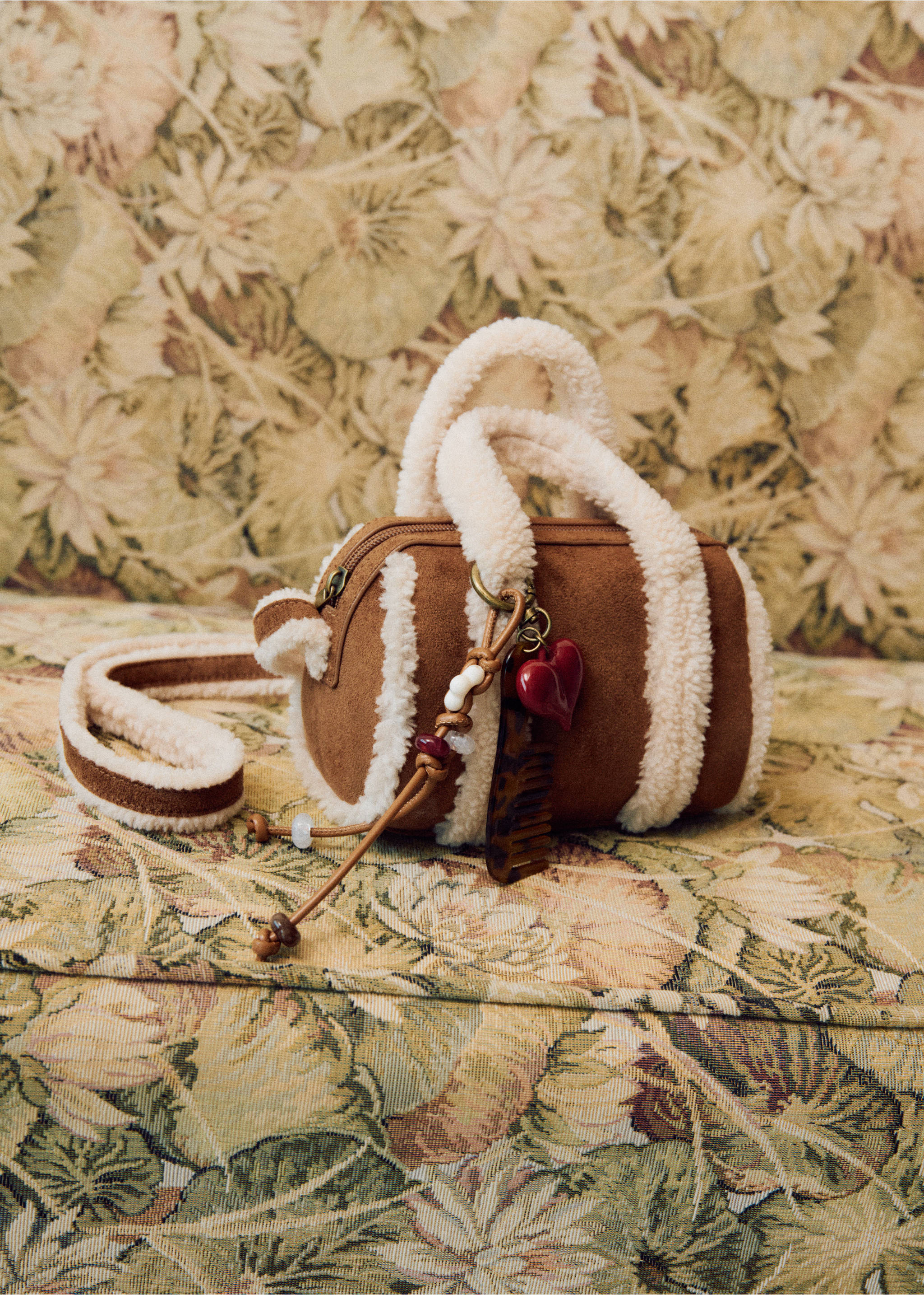 Mini bag in suede effect with shearling detail - Details of the article 5, Medium Brown. Ref: 37066744-00.