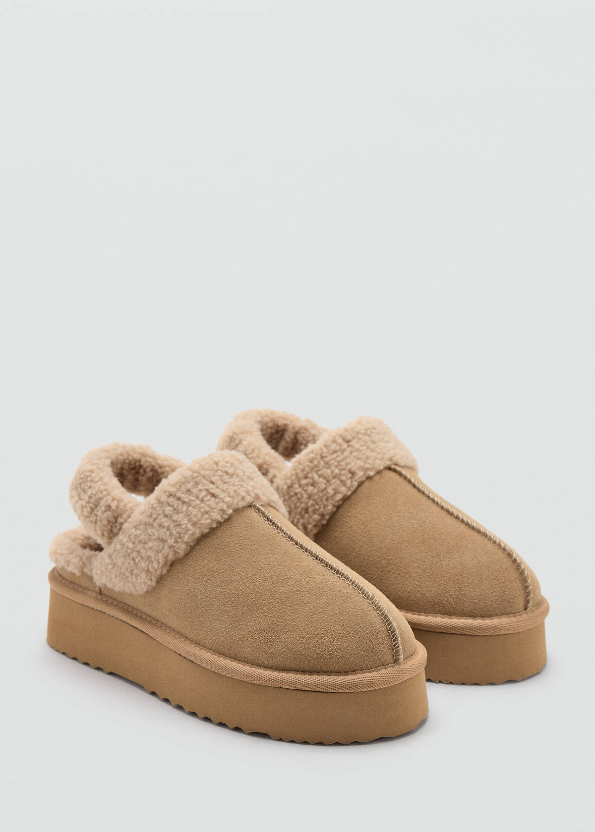 Suede and sheepskin shoe — Sand