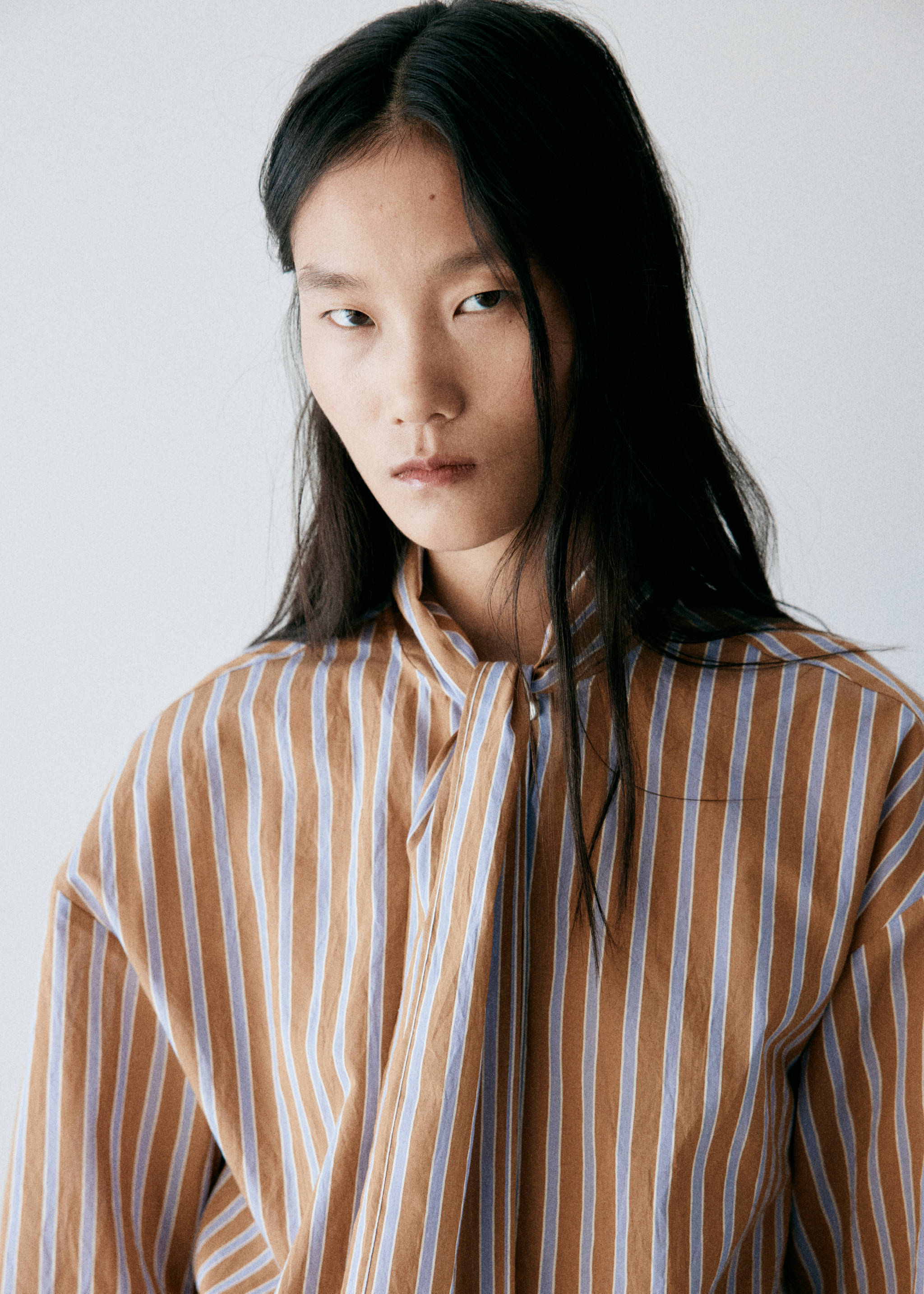 Striped bow blouse - Details of the article 1