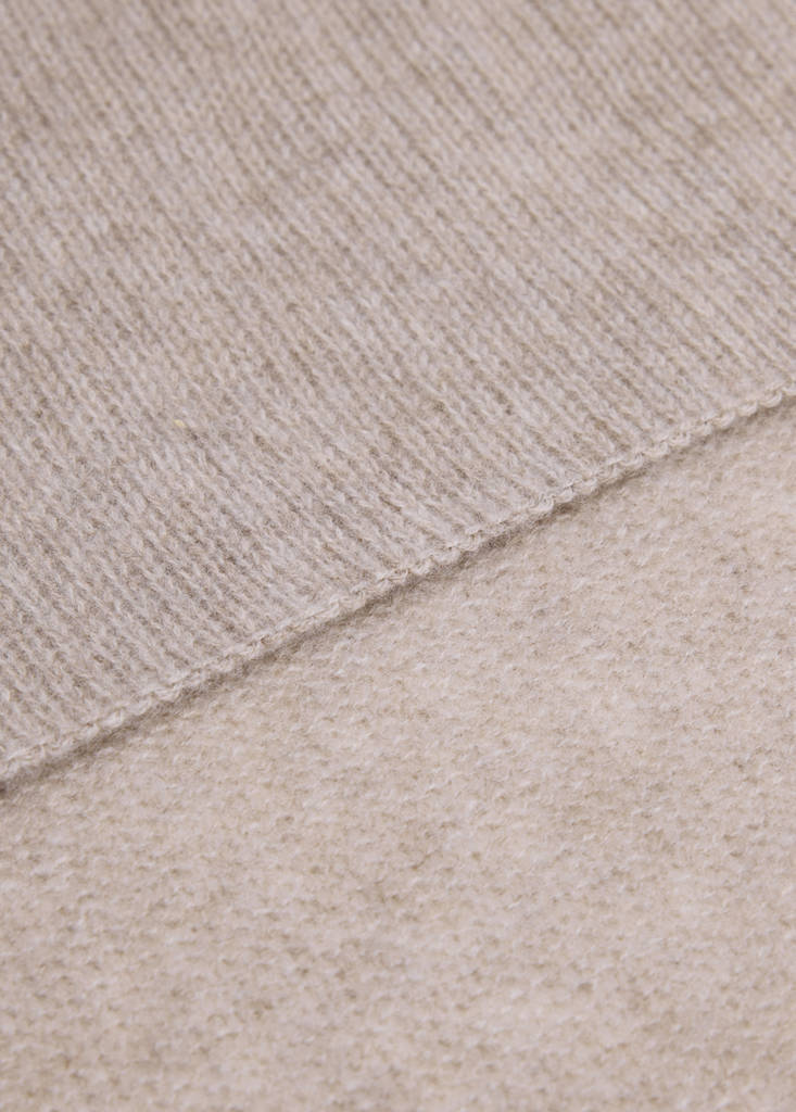 100% cashmere knitted scarf - thumbnail 2