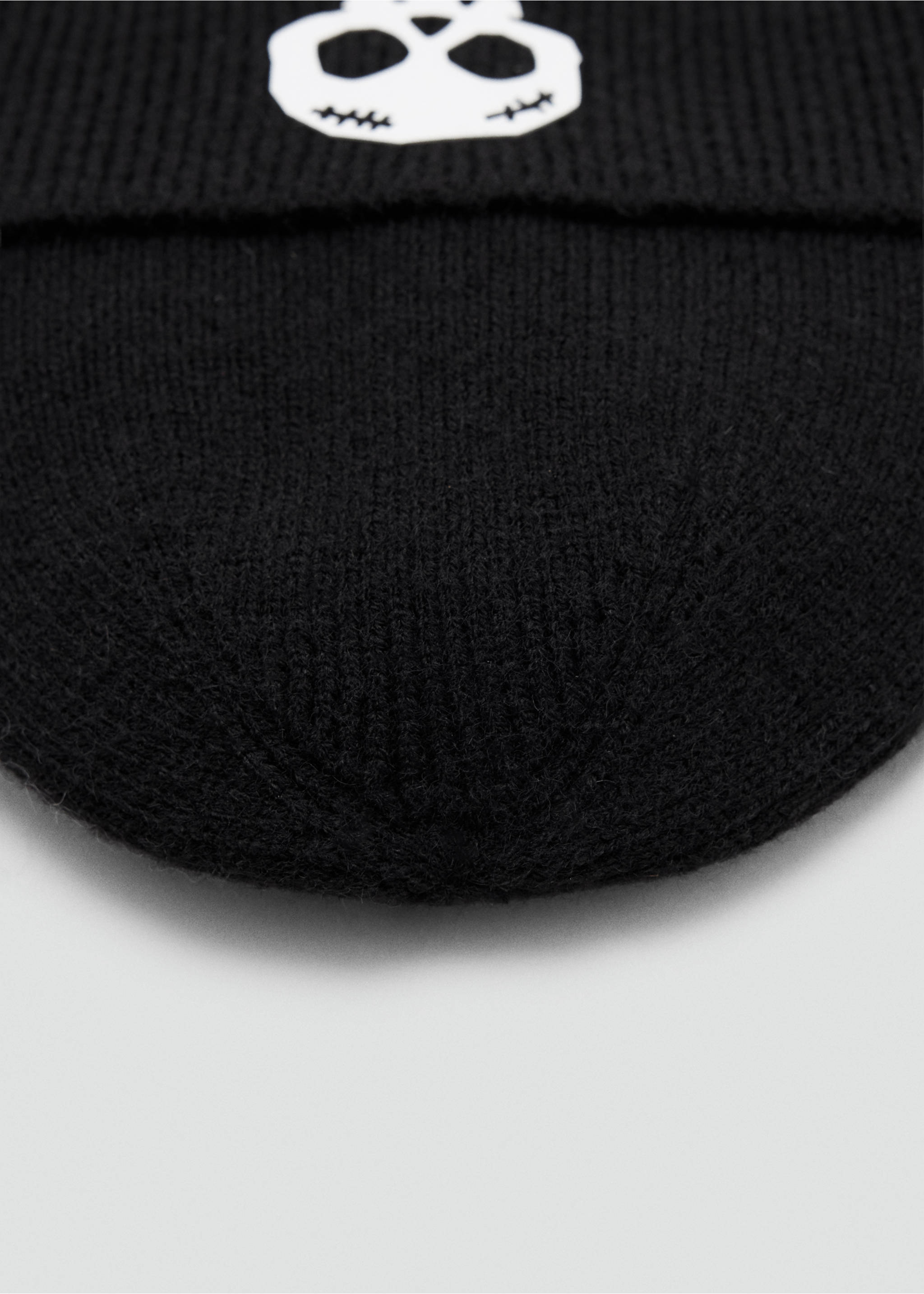 Ribbed beanie with raised detail - Details of the article 1, Black. Ref: 37067122-00.